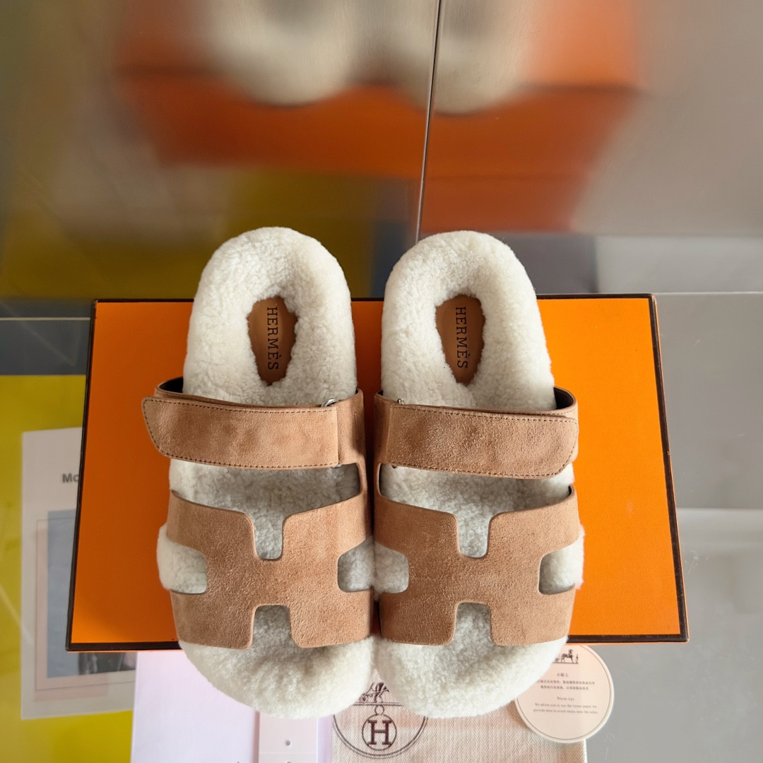 ua H**mes chypre sandal