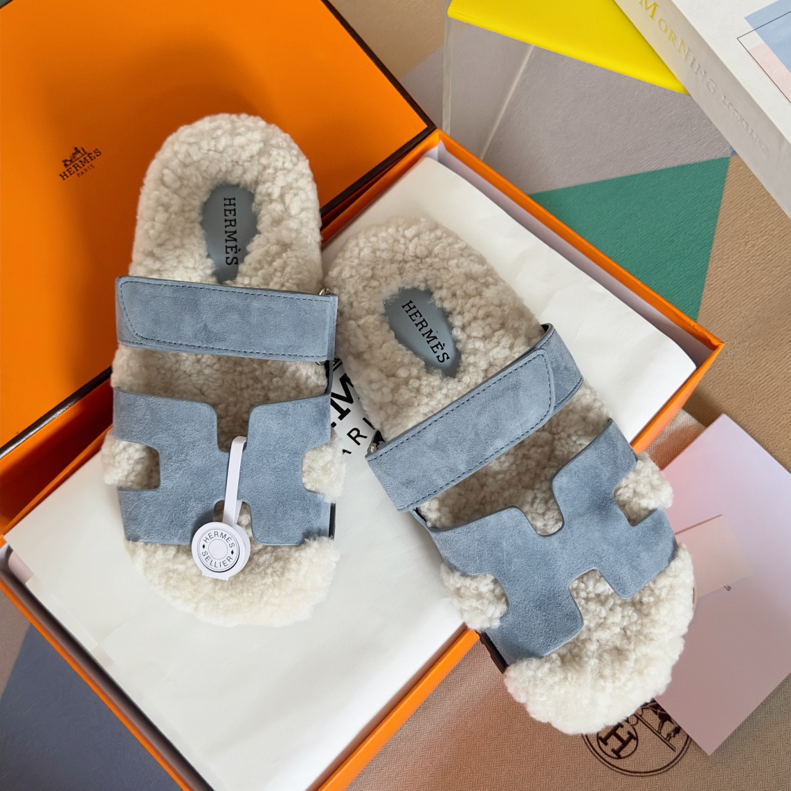 ua H**mes chypre sandal