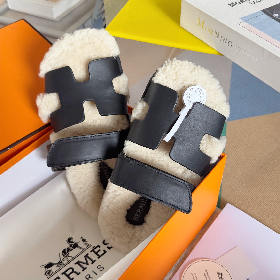 ua H**mes chypre sandal