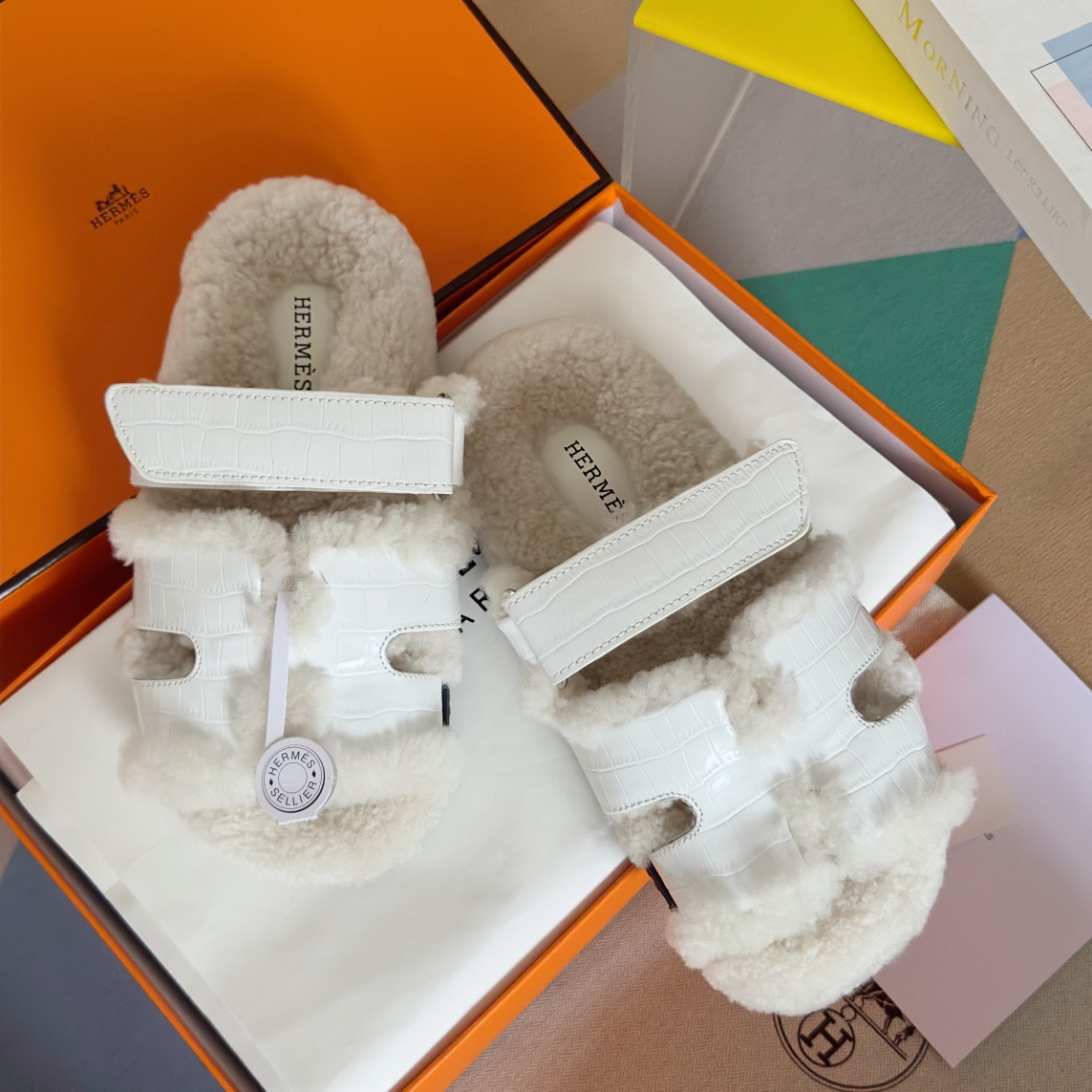 ua H**mes chypre sandal