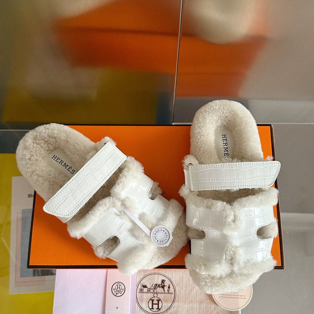ua H**mes chypre sandal