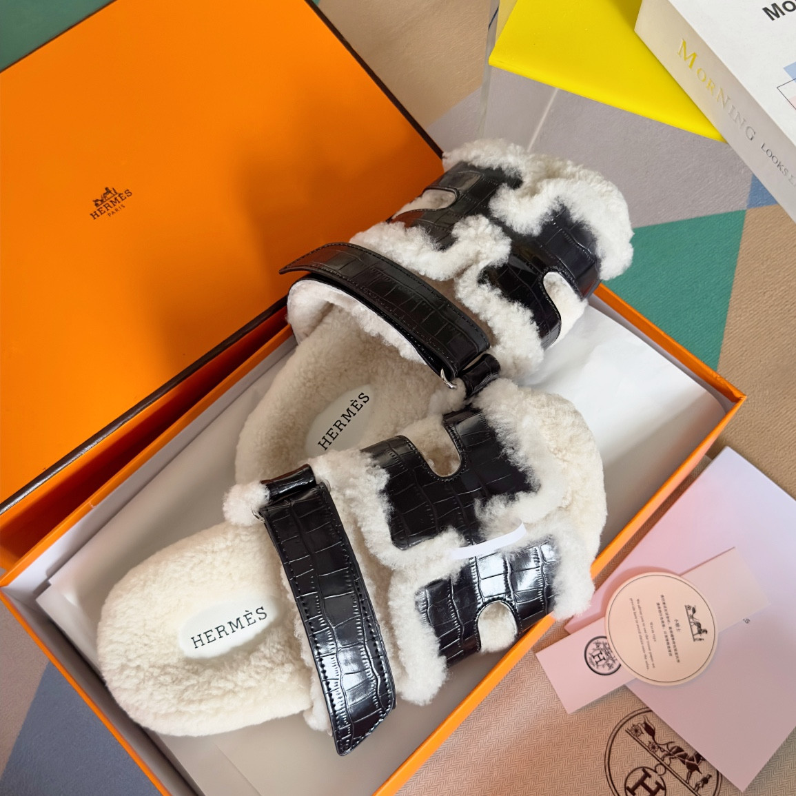 ua H**mes chypre sandal
