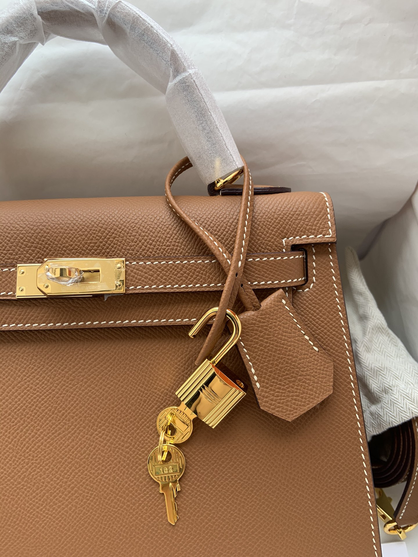 H**mes kelly gold-tone hardware 25 28