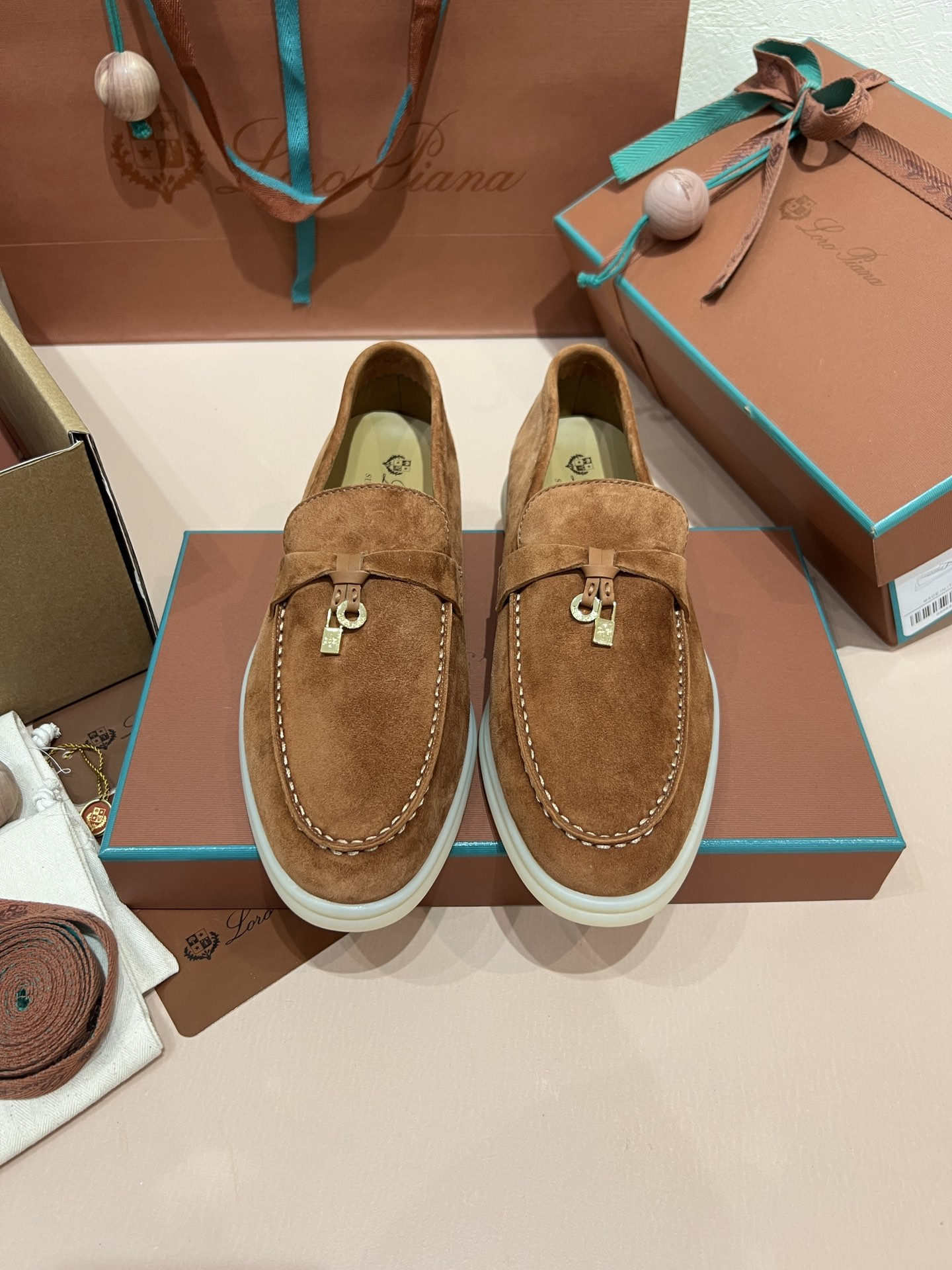 ua L**o p*ana summer charms walk loafers