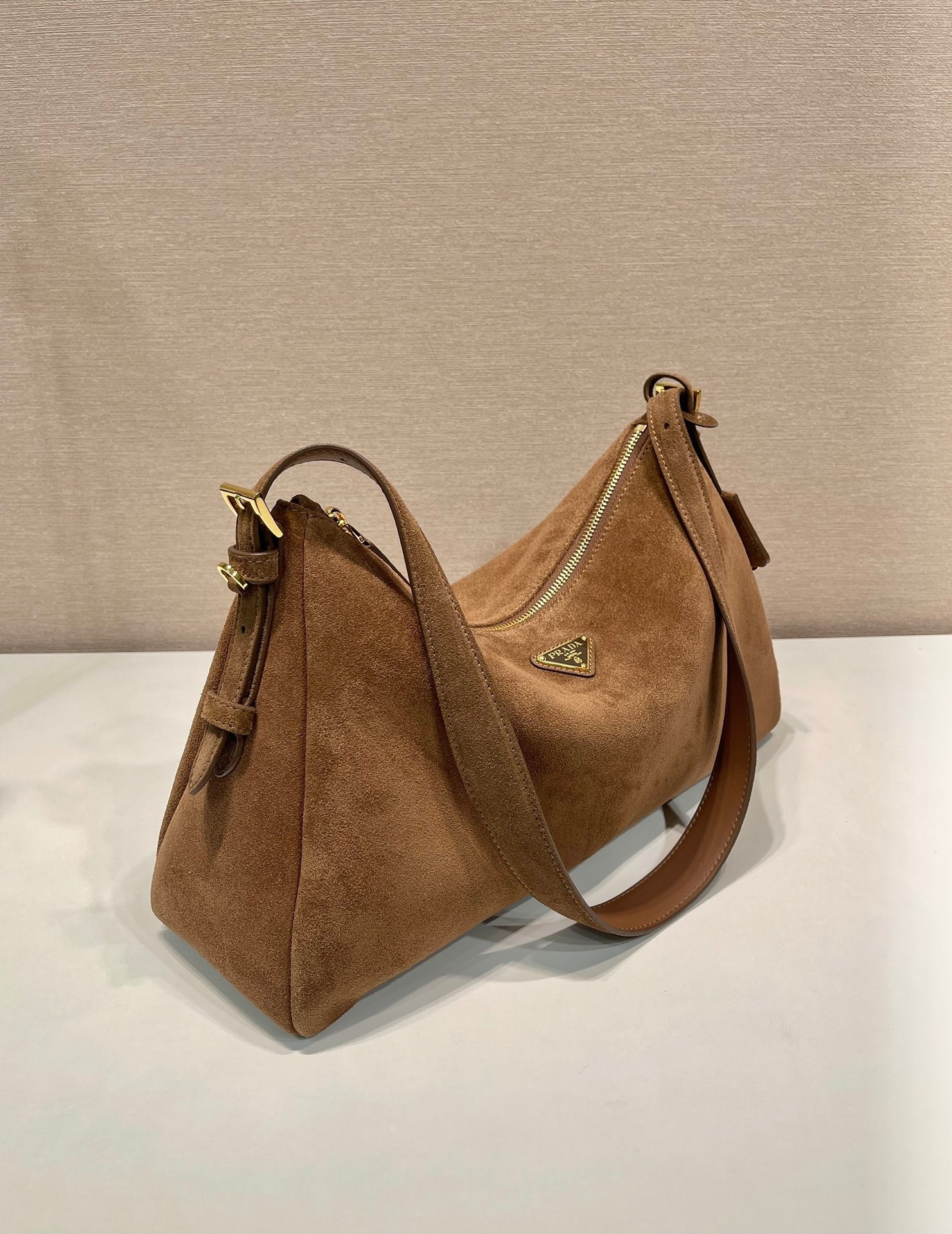 Pra*a aimée large leather shoulder bag  39x24x12cm