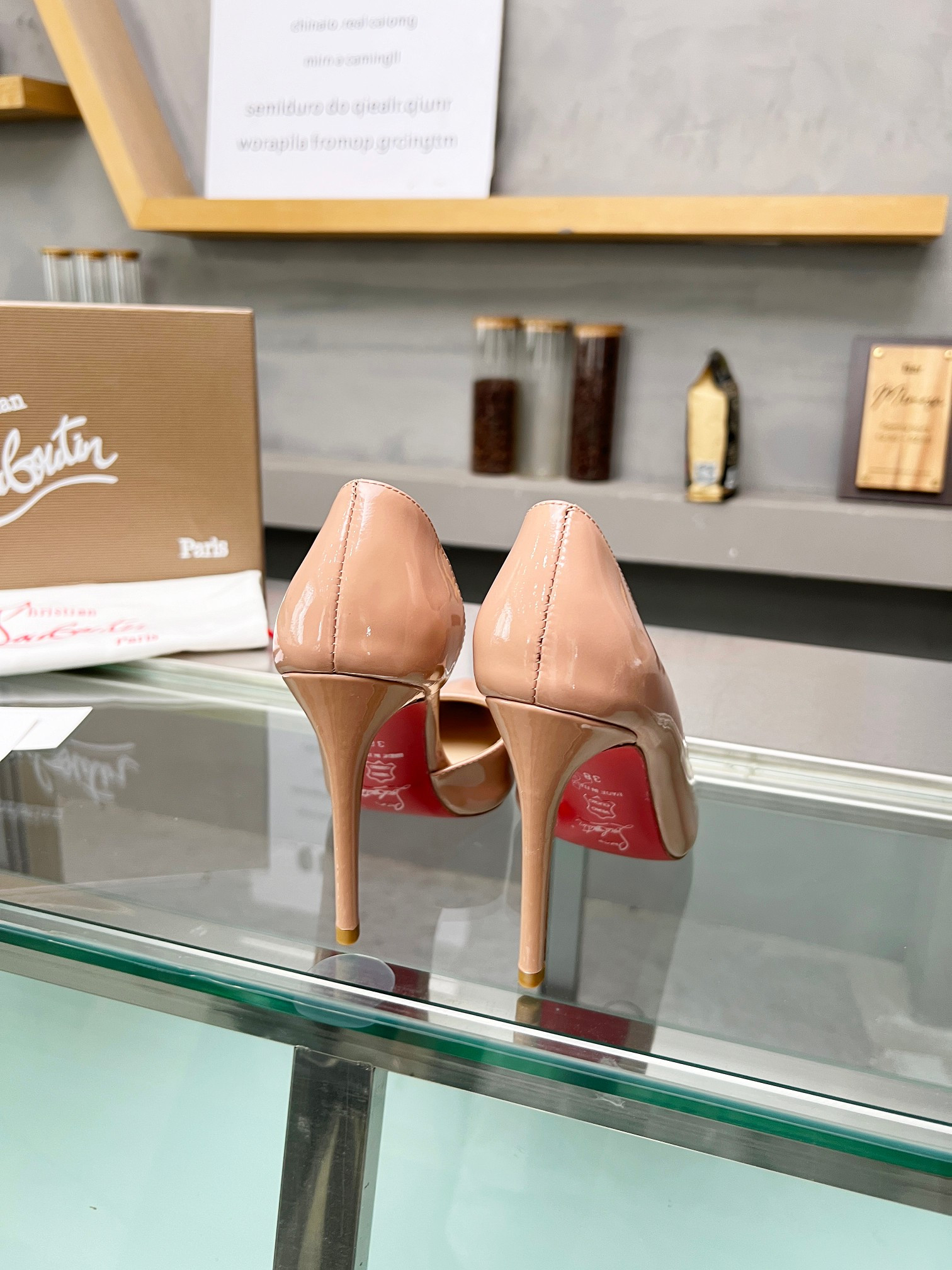ua ch**an louboutin cl red-botT0m shoes