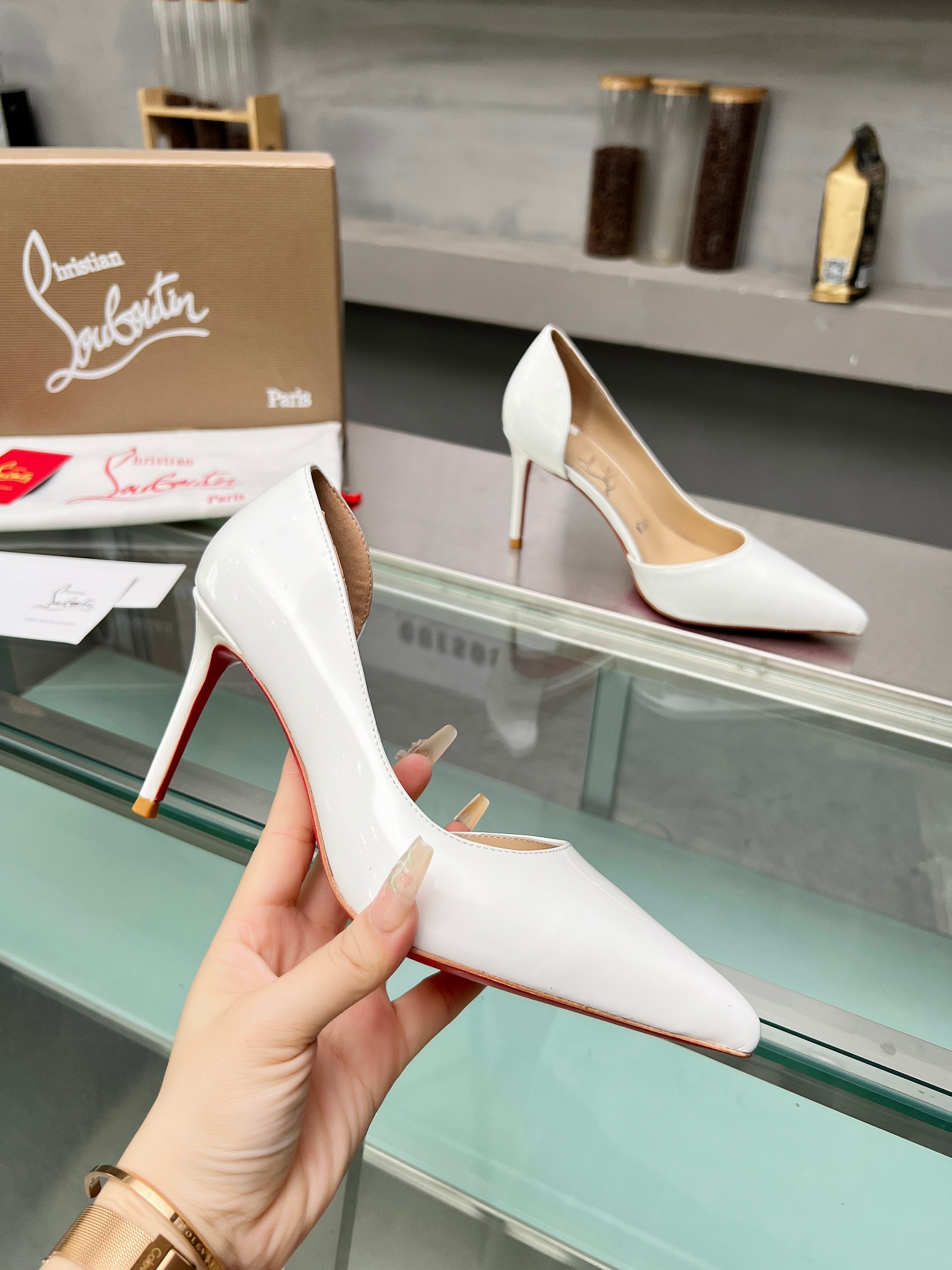 ua ch**an louboutin cl red-botT0m shoes