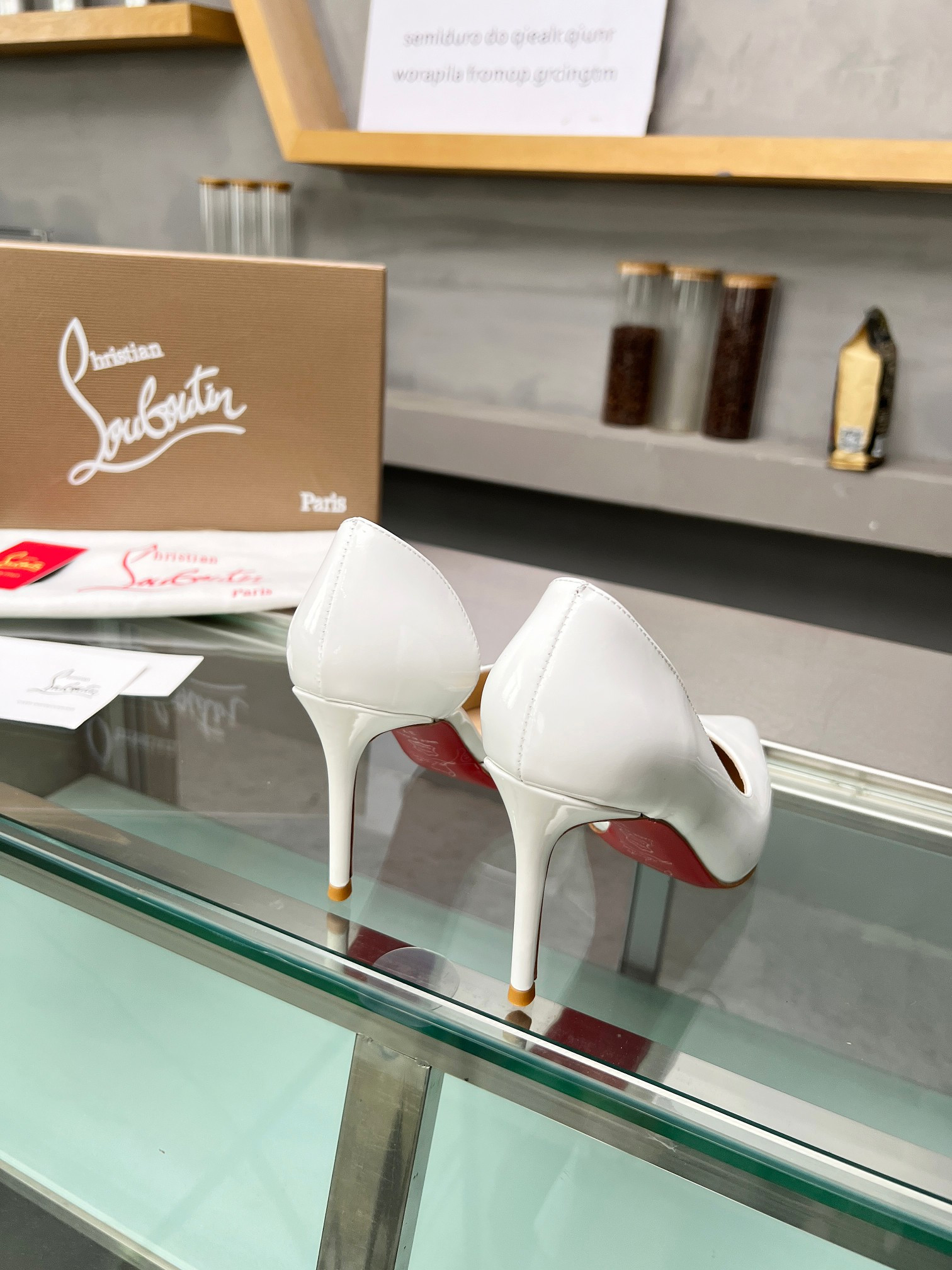 ua ch**an louboutin cl red-botT0m shoes