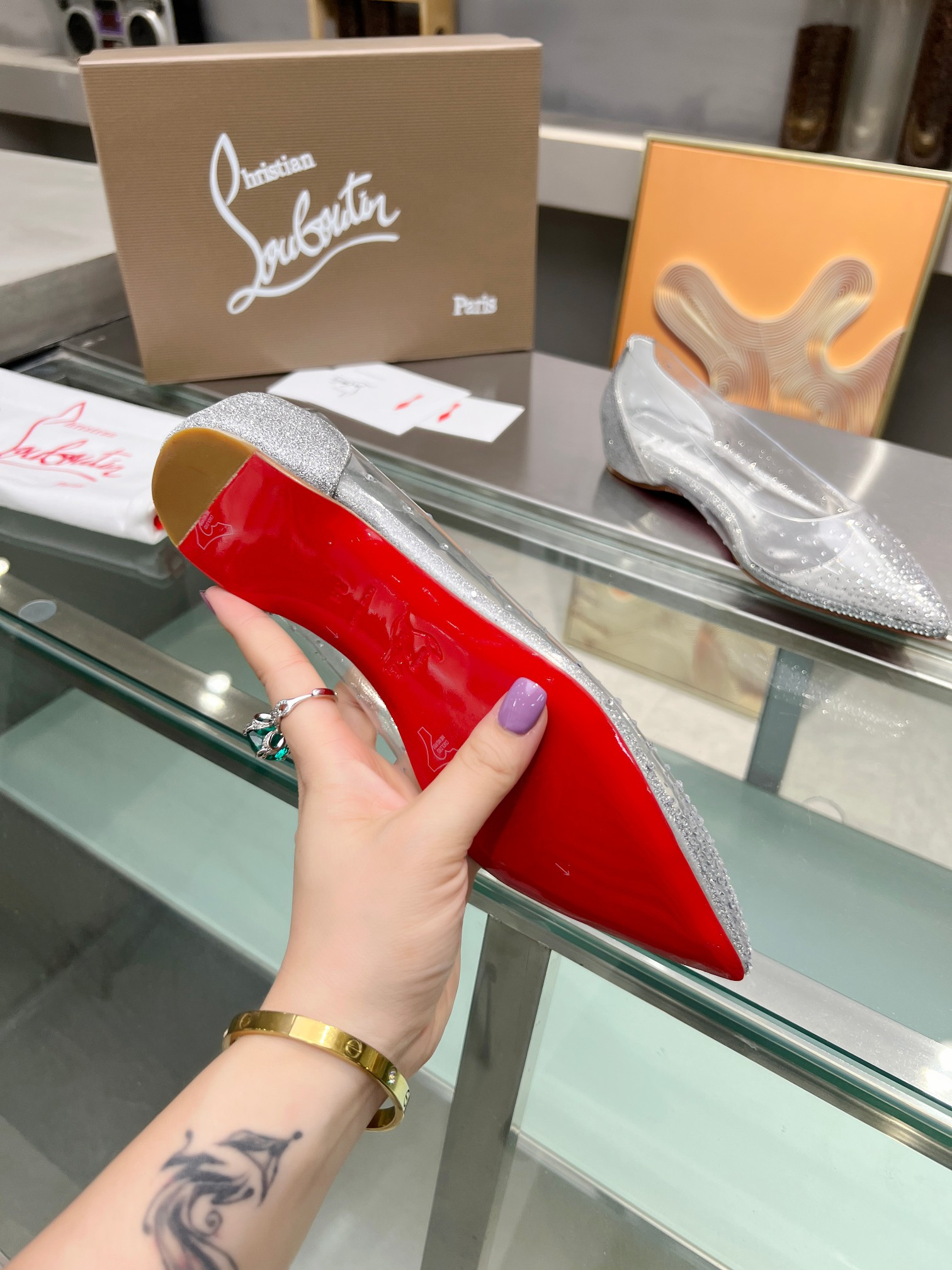 ua ch**an louboutin cl red-botT0m shoes