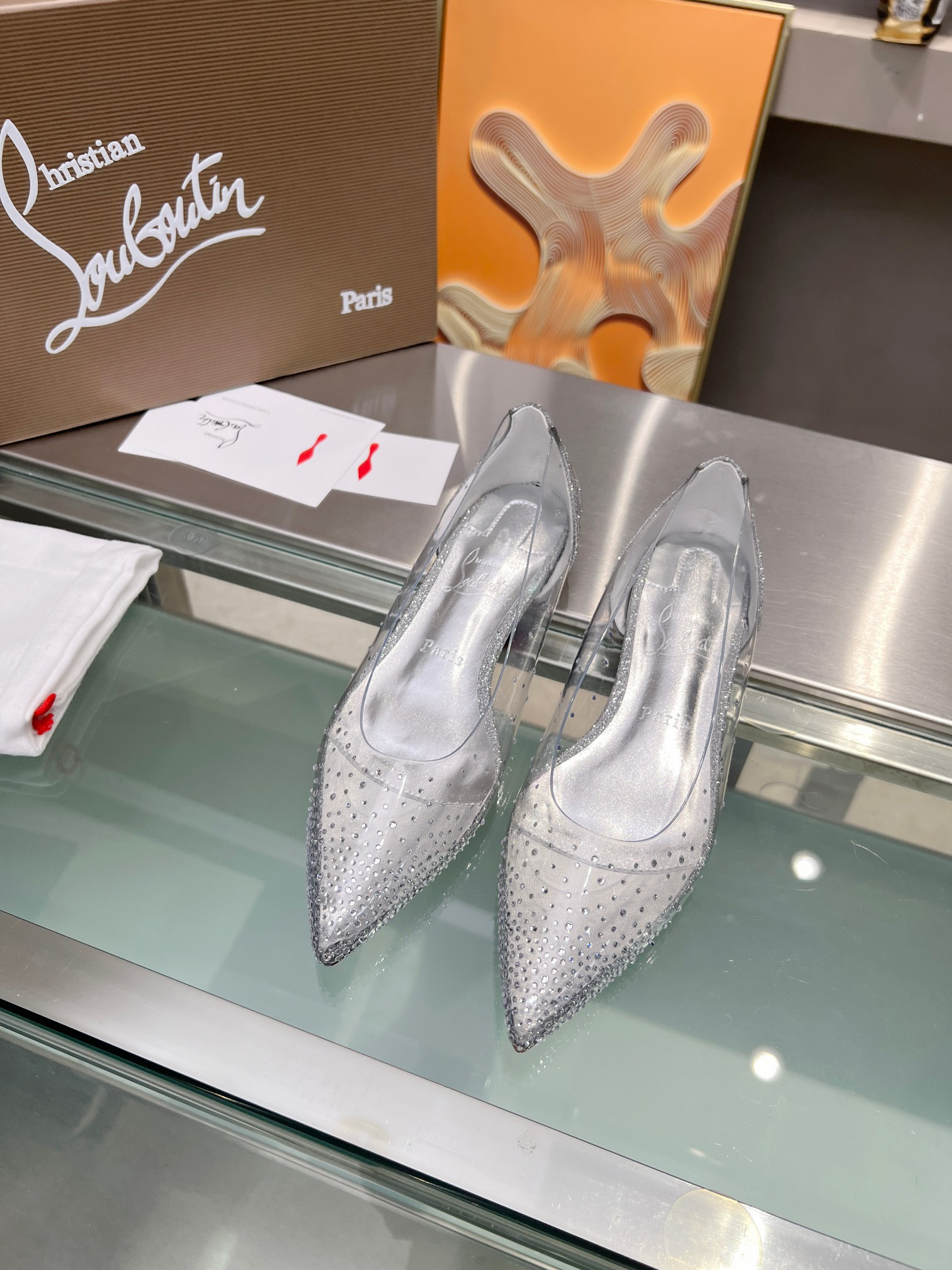 ua ch**an louboutin cl red-botT0m shoes