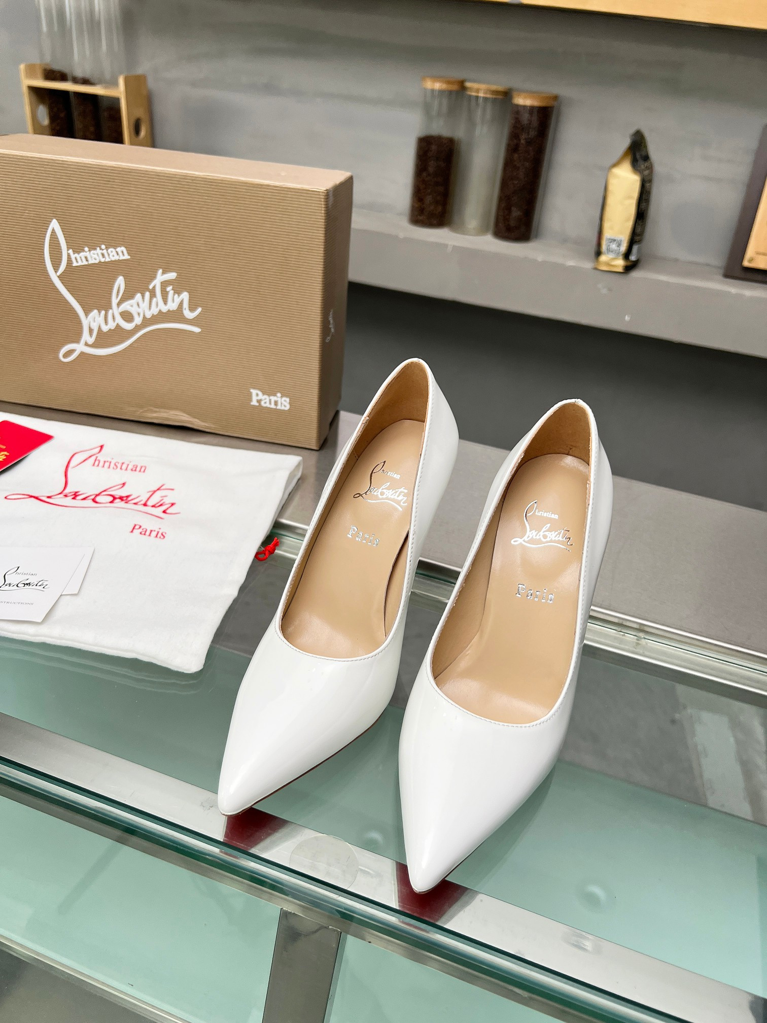 ua ch**an louboutin cl red-botT0m shoes