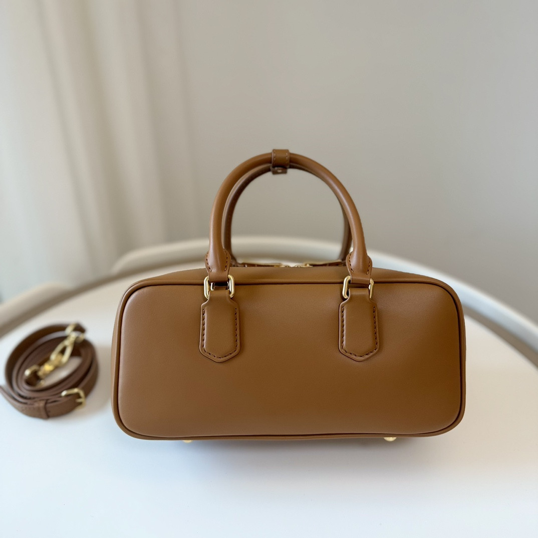 M1v M1v arcadie leather bag 12x27x9cm