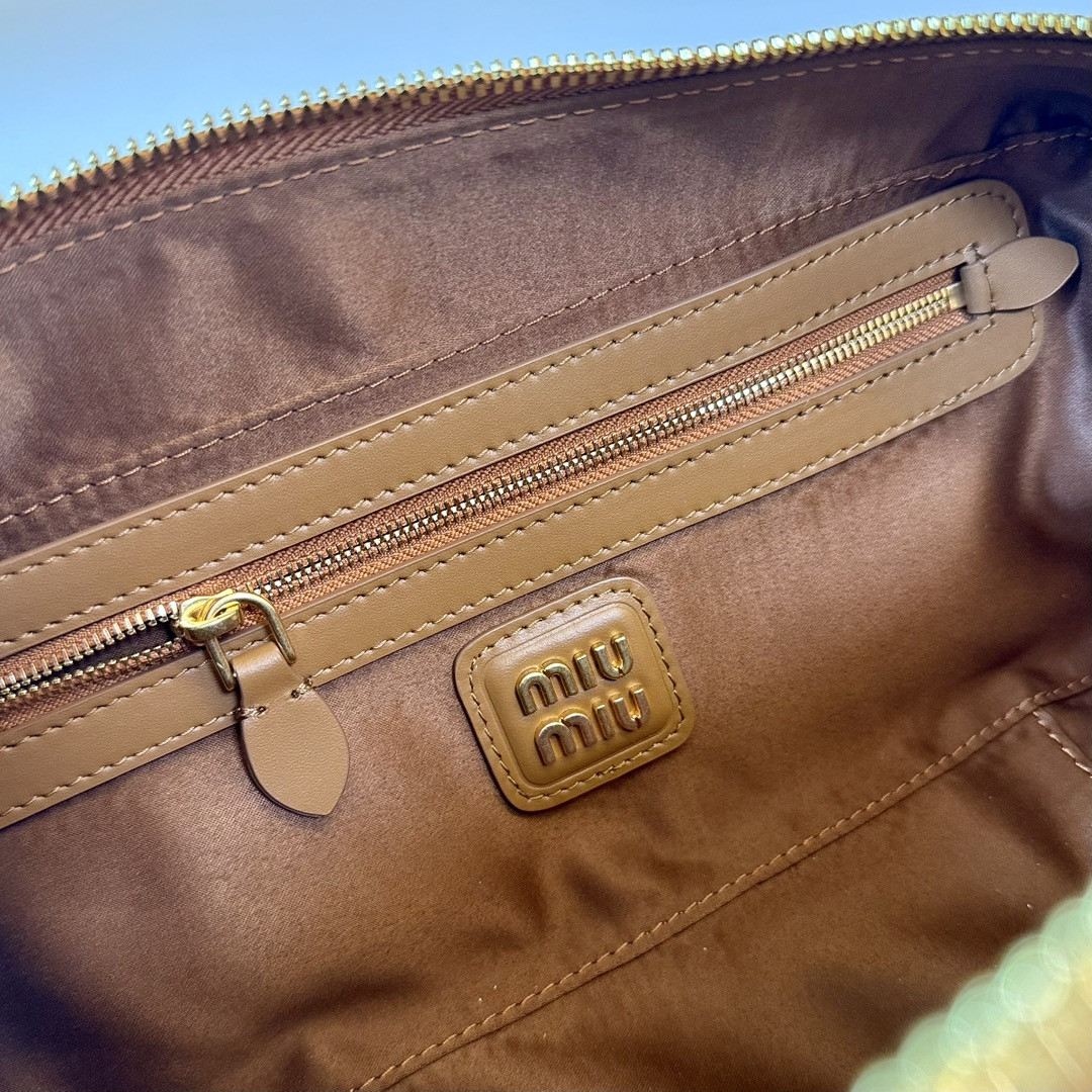 M1v M1v arcadie leather bag 12x27x9cm