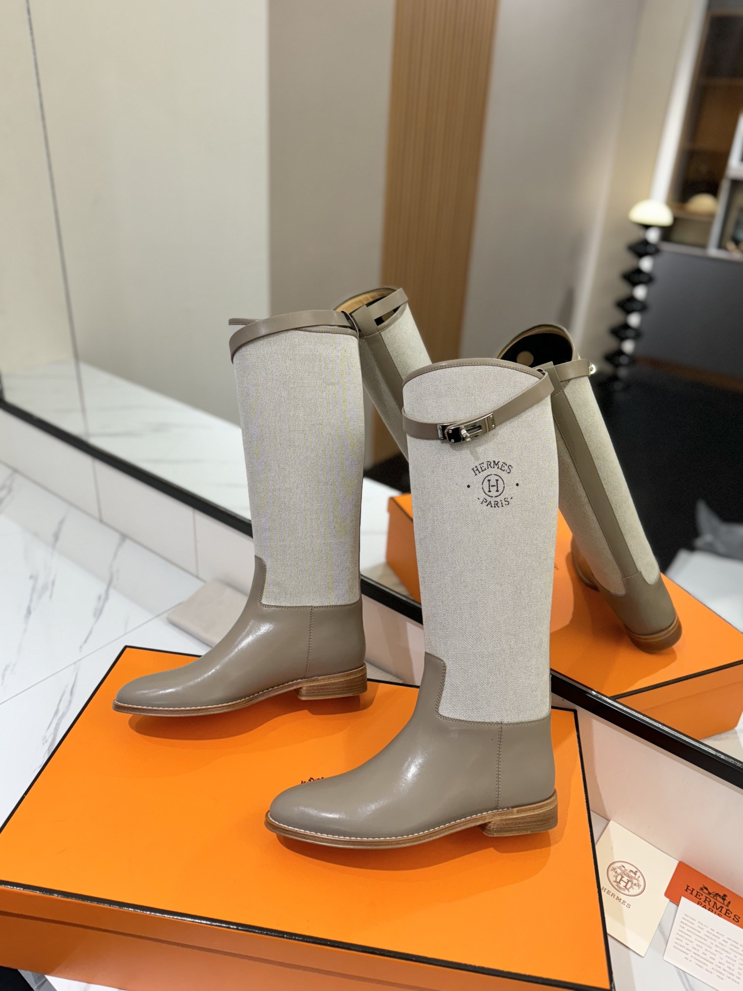 ua H**mes jumping boots