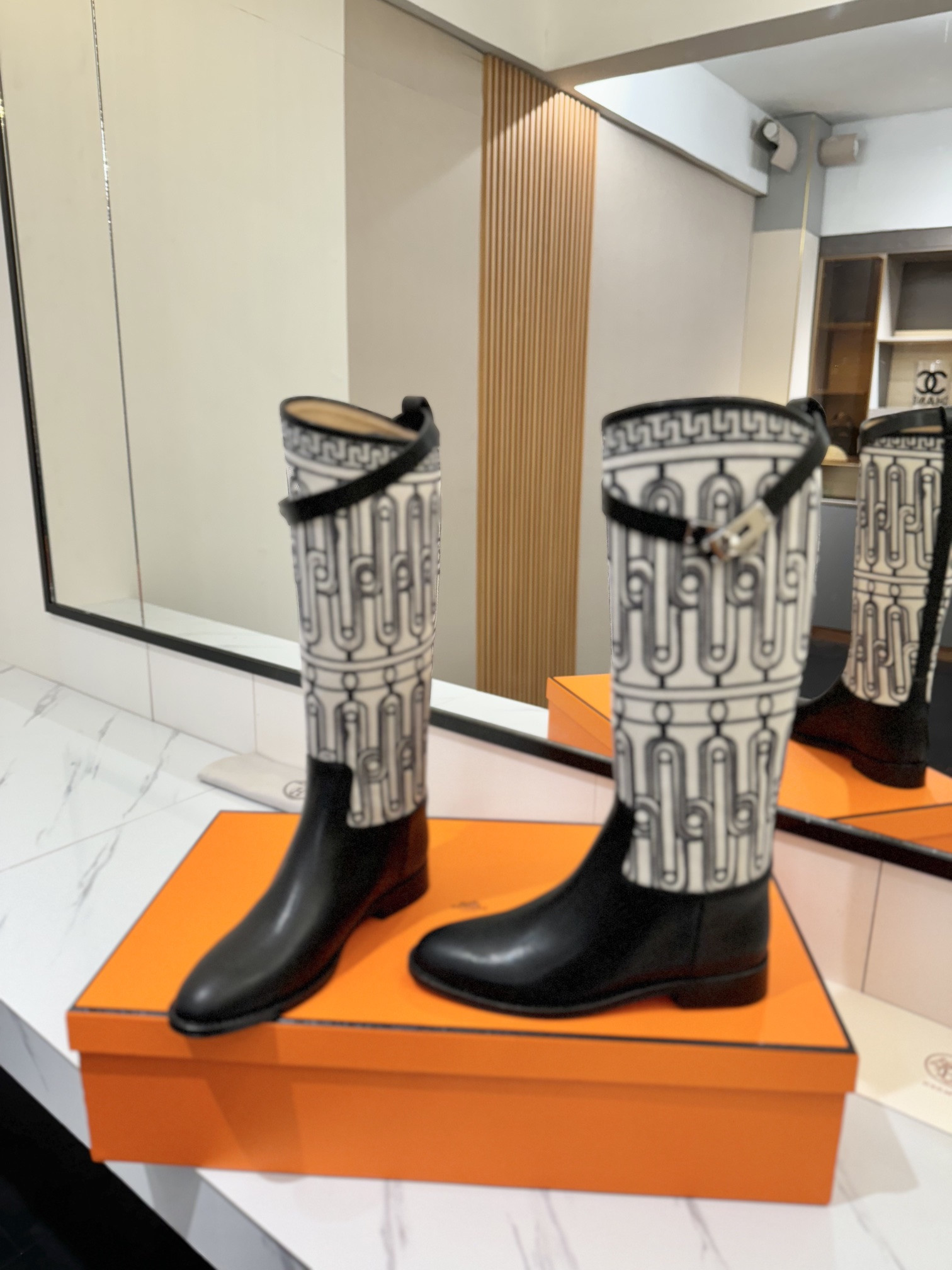ua H**mes jumping boots