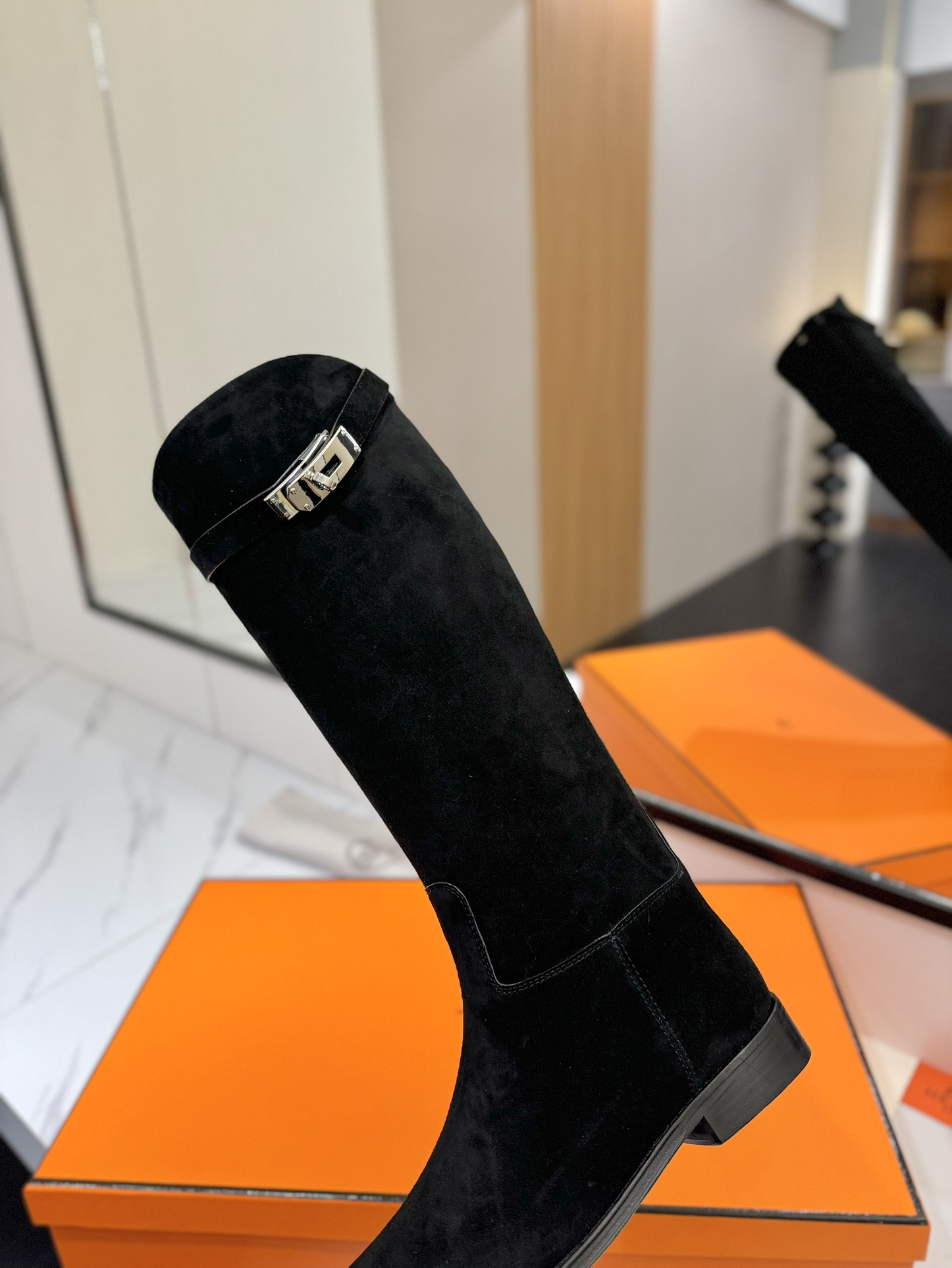 ua H**mes jumping boots