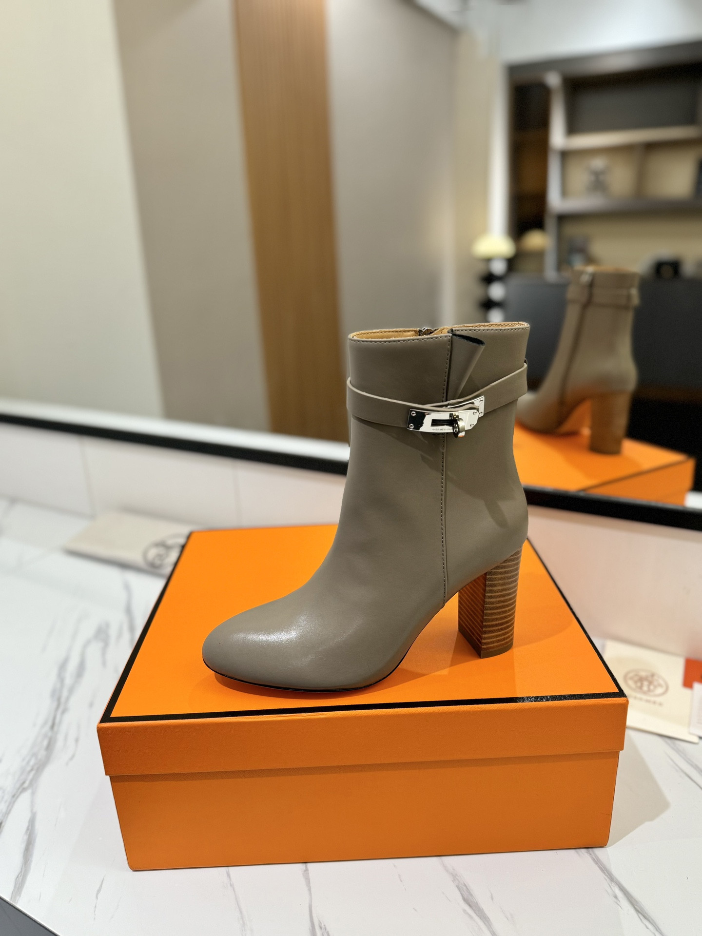 ua H**mes kelly jumping boots