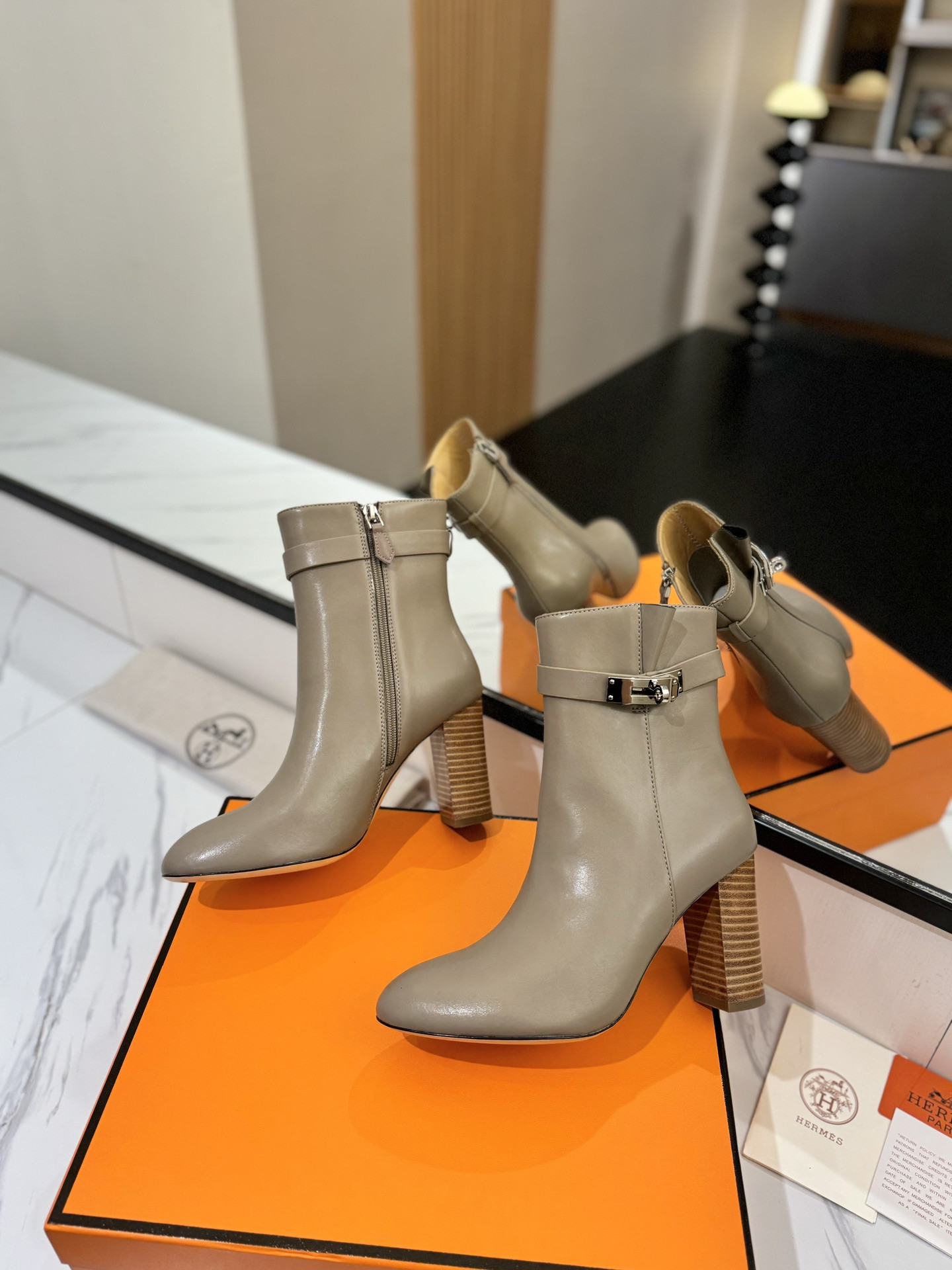 ua H**mes kelly jumping boots