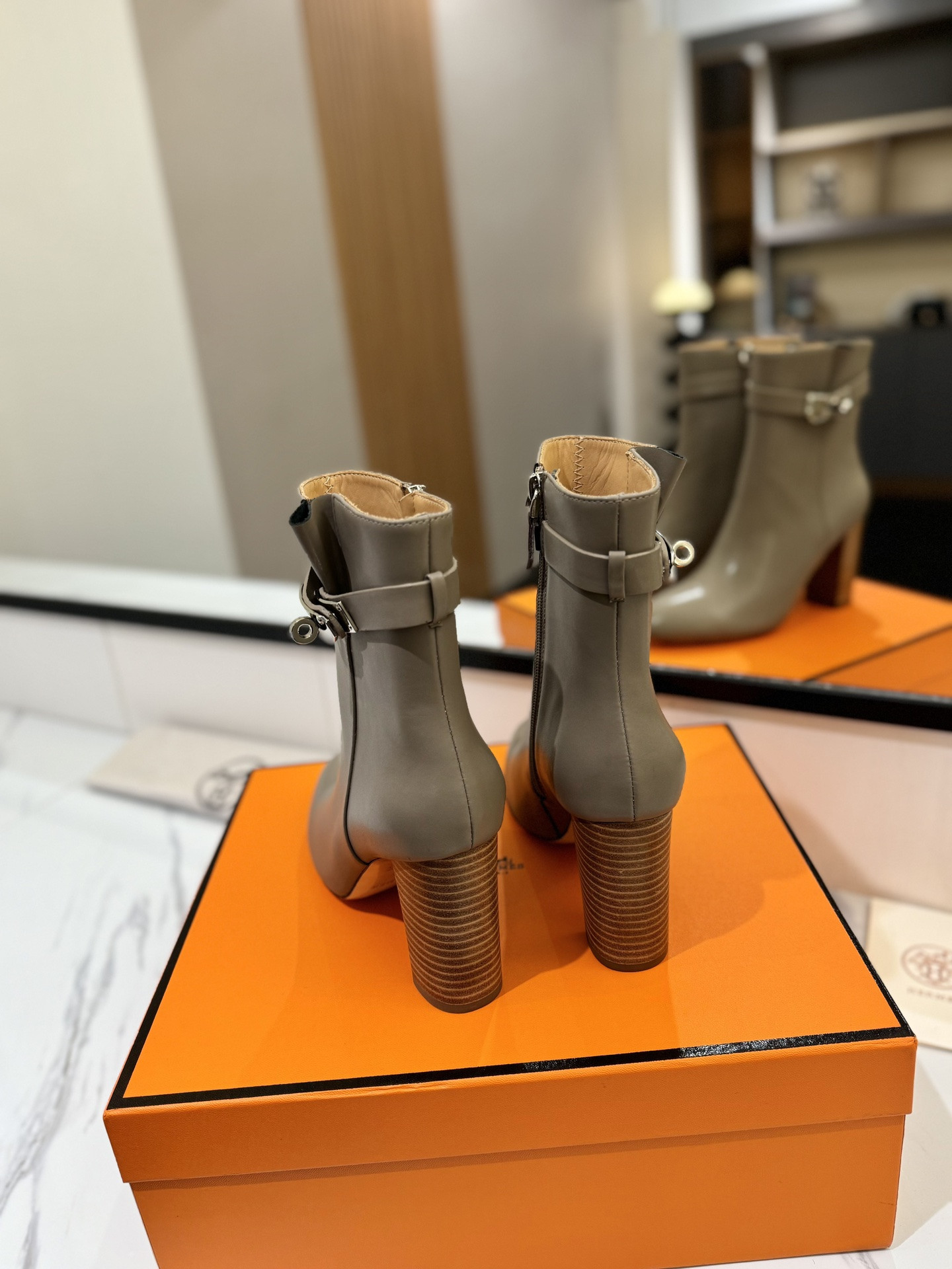 ua H**mes kelly jumping boots