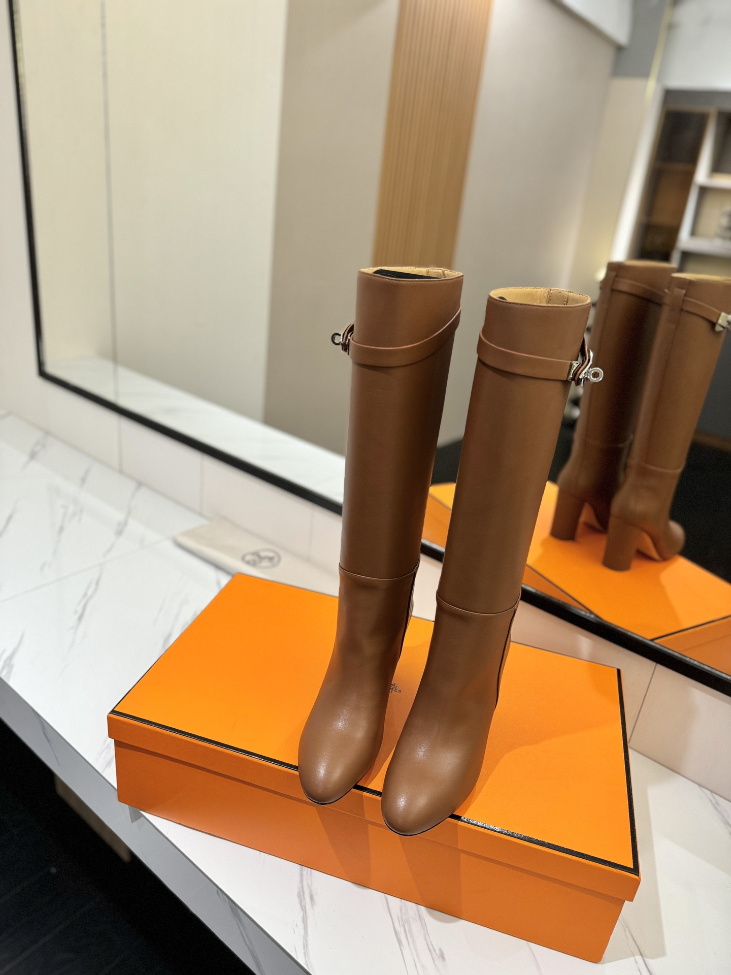 ua H**mes jumping boots (heel height 8.5cm)