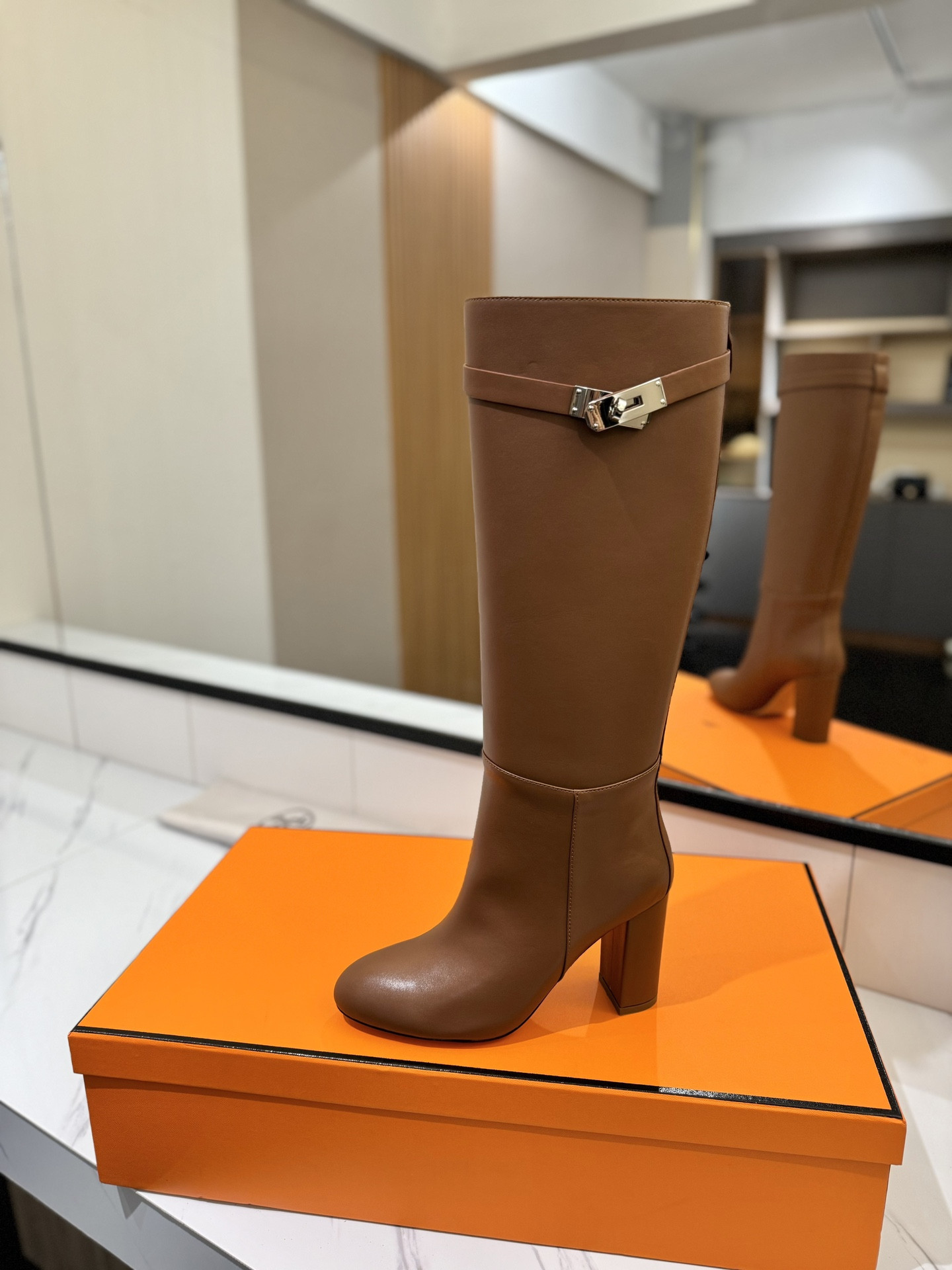 ua H**mes jumping boots (heel height 8.5cm)