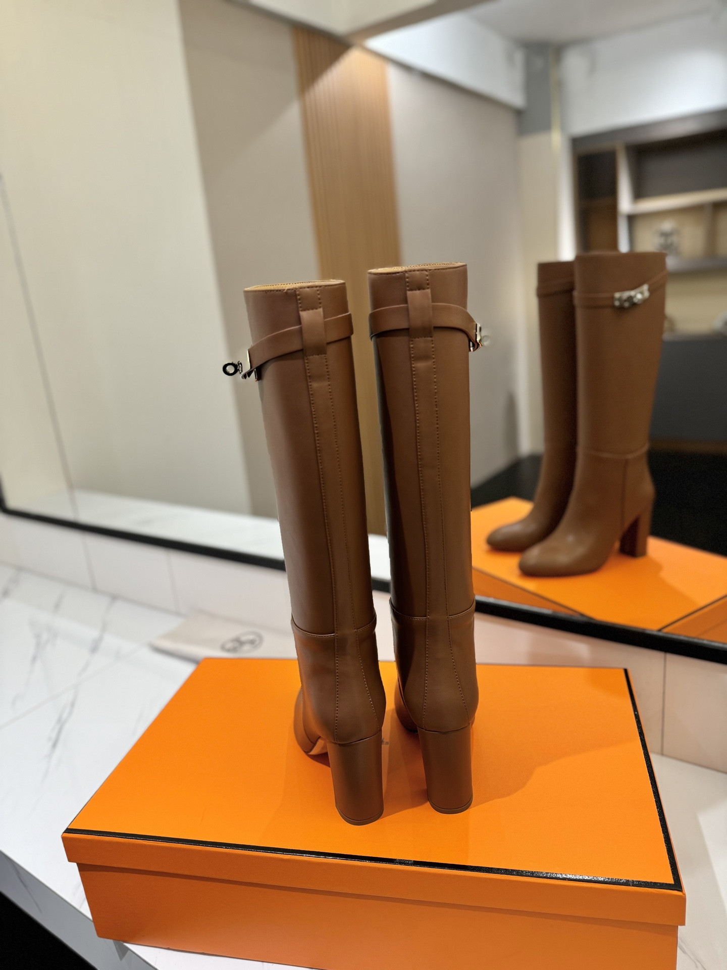 ua H**mes jumping boots (heel height 8.5cm)
