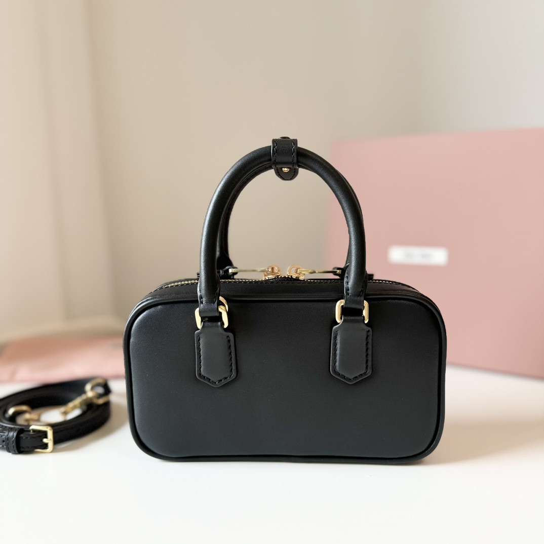 M1v M1v arcadie leather mini-bag 19x10x5cm