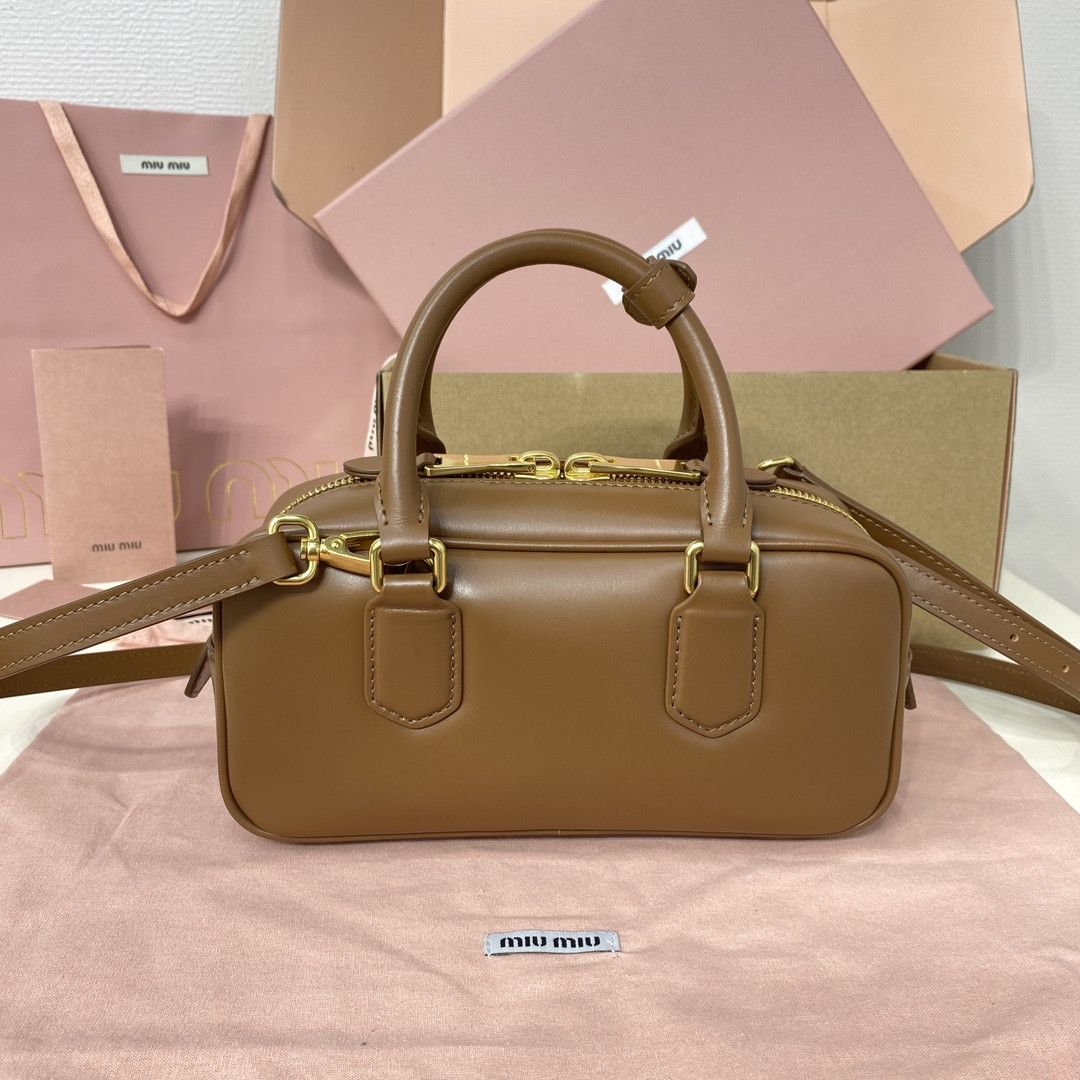 M1v M1v arcadie leather bag 10.5x22x7.5cm
