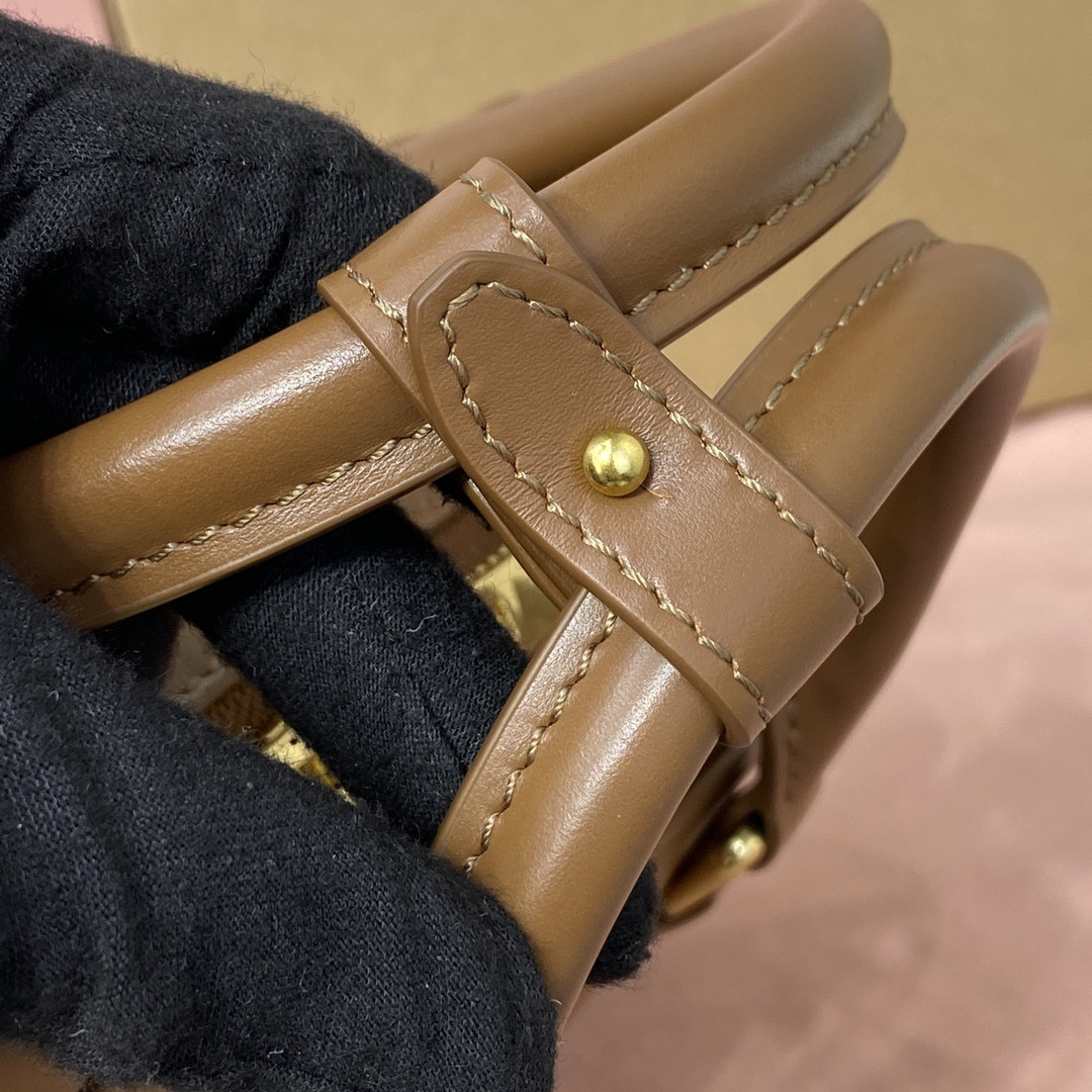 M1v M1v arcadie leather bag 10.5x22x7.5cm