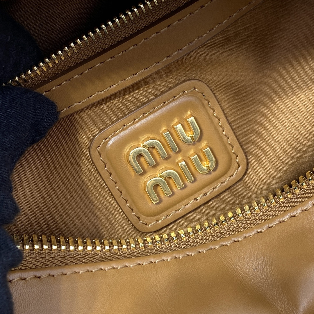 M1v M1v arcadie leather bag 10.5x22x7.5cm