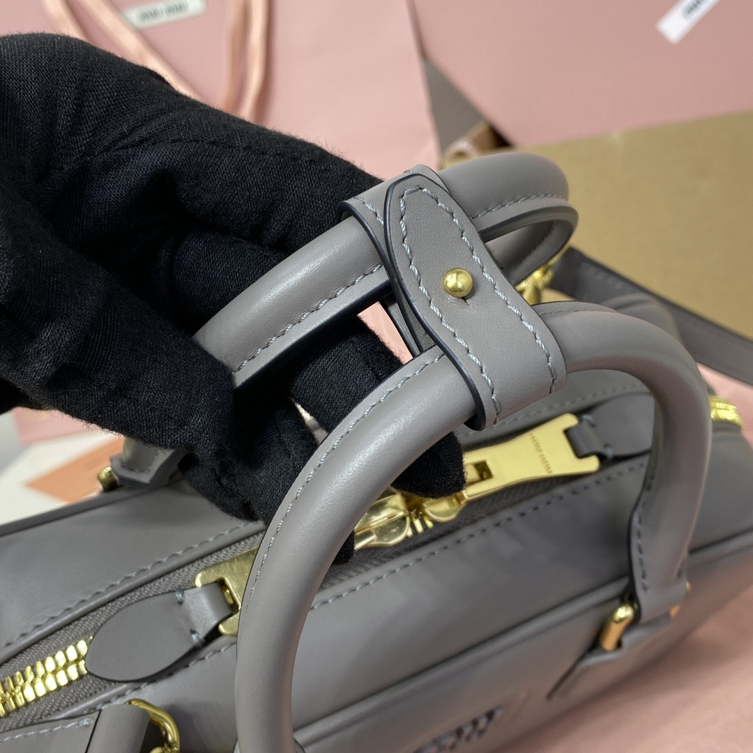 M1v M1v arcadie leather bag 10.5x22x7.5cm