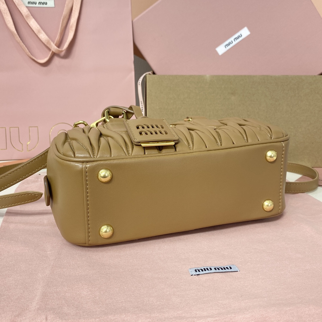 M1v M1v arcadie matelassé nappa leather bag 22x10.5x7.5cm