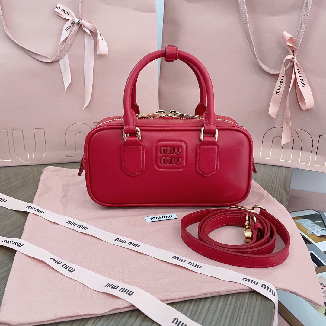 M1v M1v arcadie leather bag 10.5x22x7.5cm