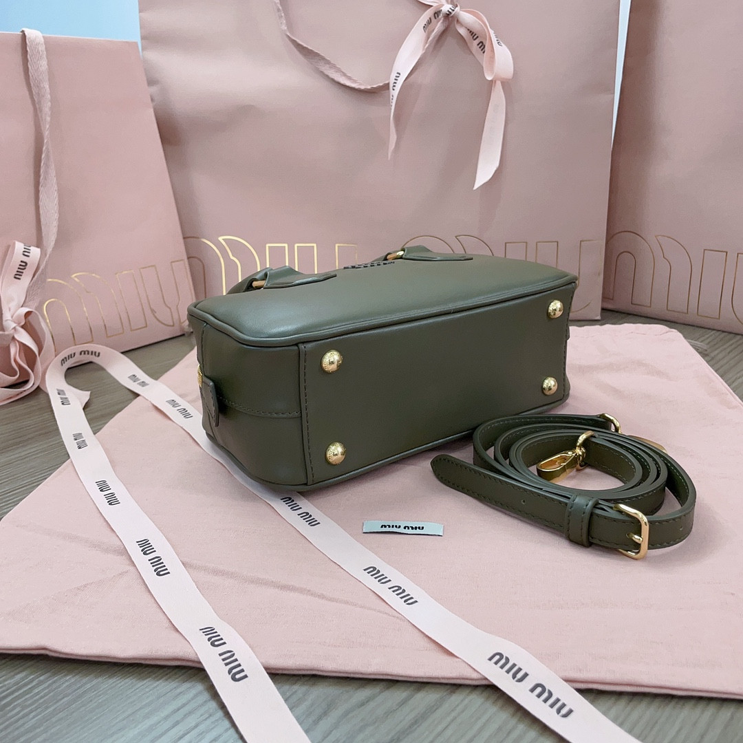 M1v M1v arcadie leather bag 10.5x22x7.5cm