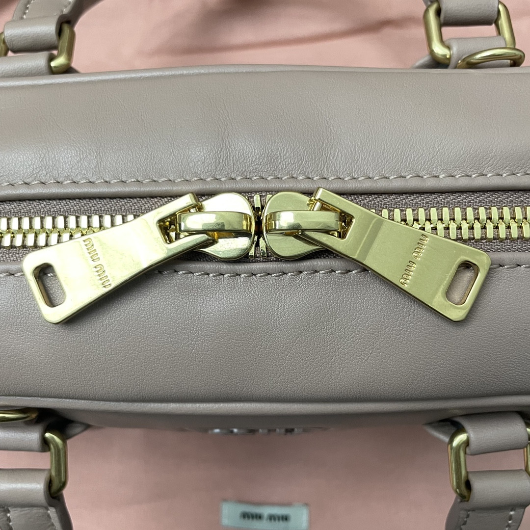 M1v M1v arcadie leather bag 10.5x22x7.5cm