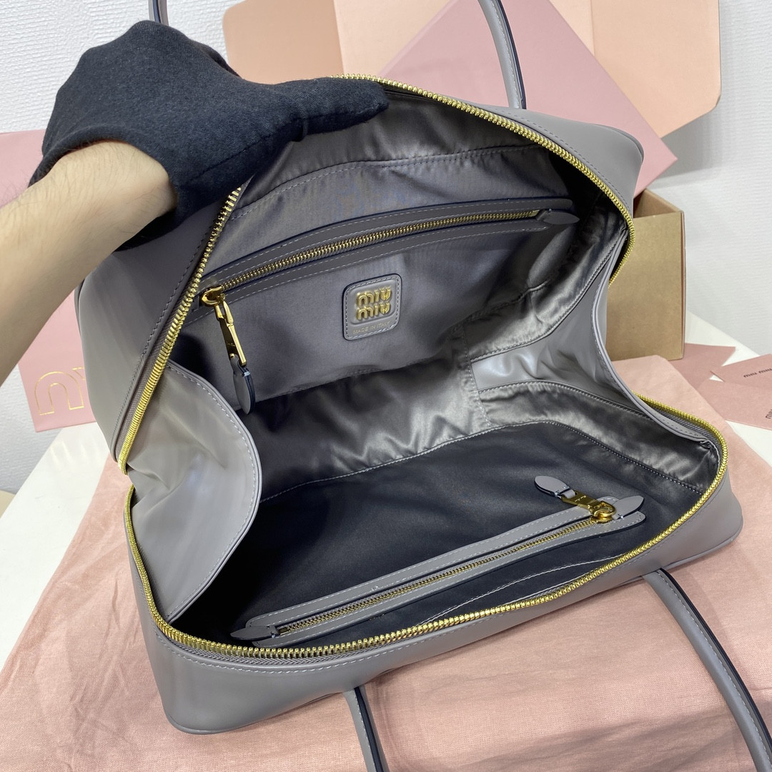 M1v M1v leather beau bag 23x34x10cm