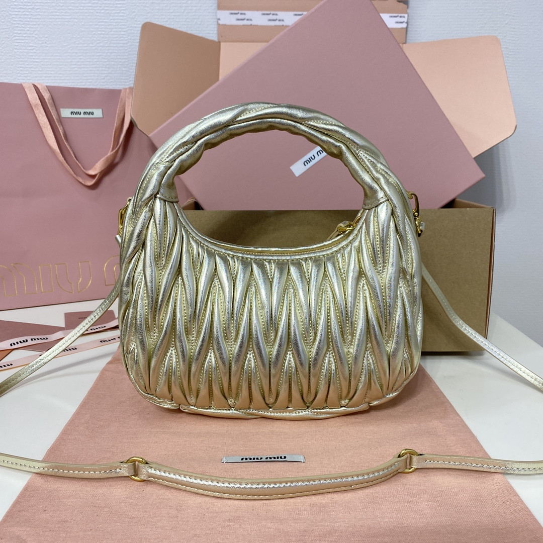 M1v M1v wander matelassé nappa leather hobo bag 17x20x6cm