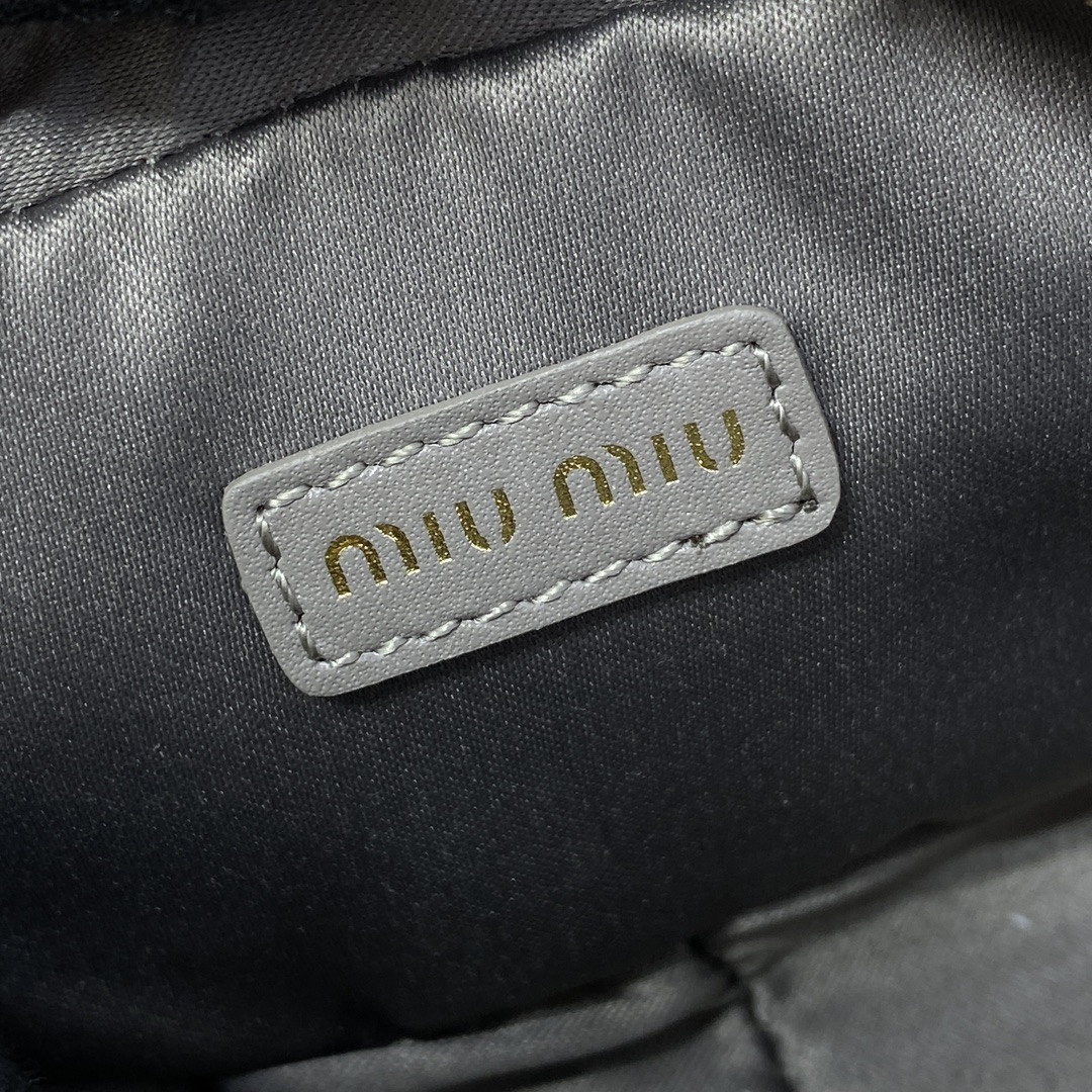 M1v M1v leather micro bag 7x11x4cm