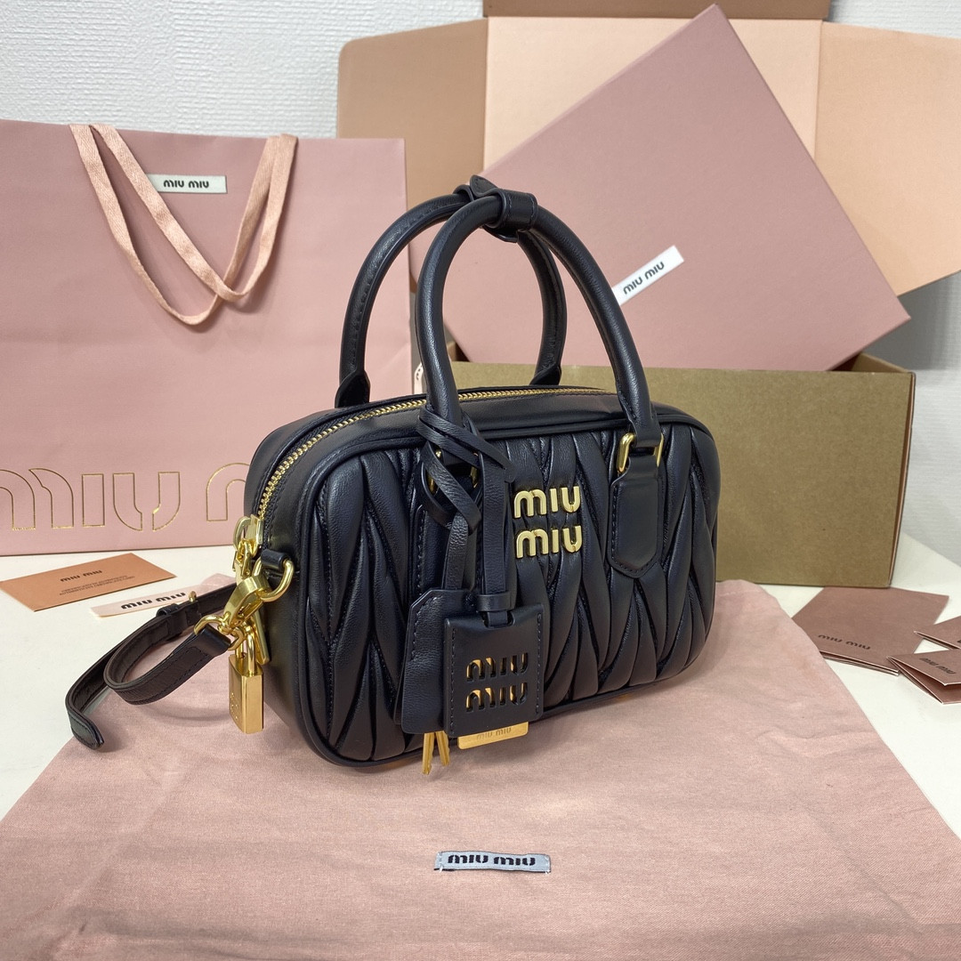 M1v M1v arcadie matelassé nappa leather bag 13x19x6cm