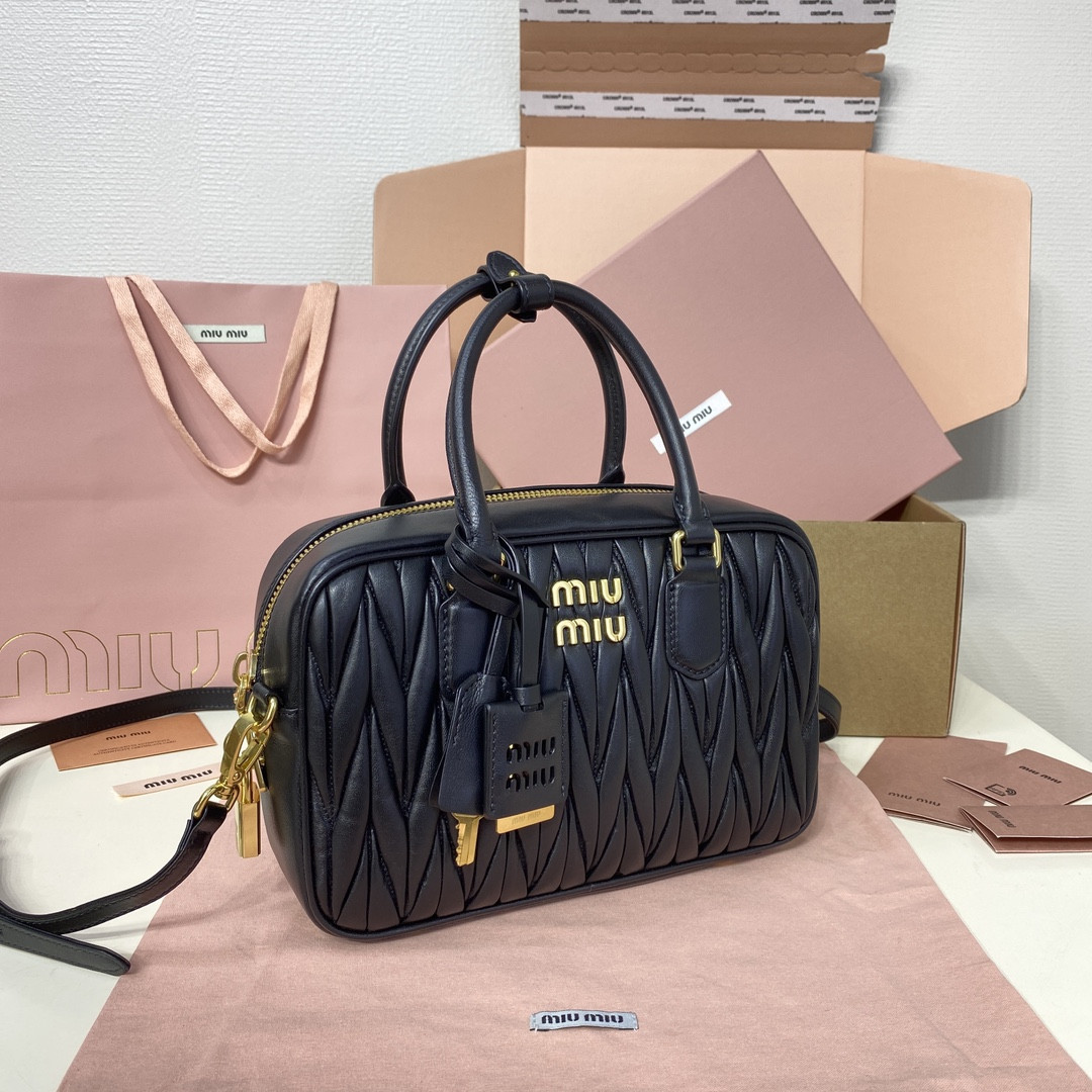 M1v M1v arcadie matelassé nappa leather bag 24x16x7.5cm