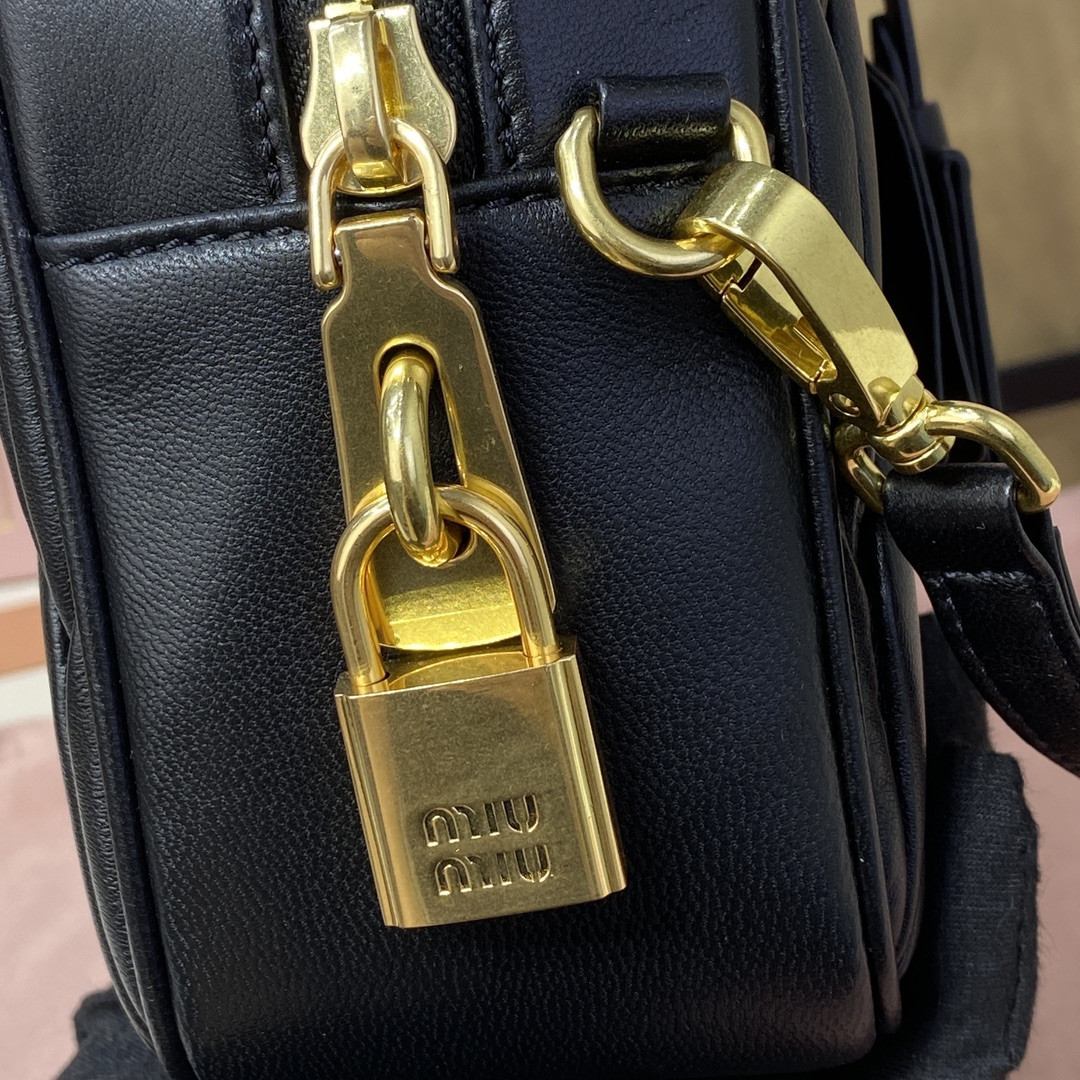 M1v M1v arcadie matelassé nappa leather bag 24x16x7.5cm