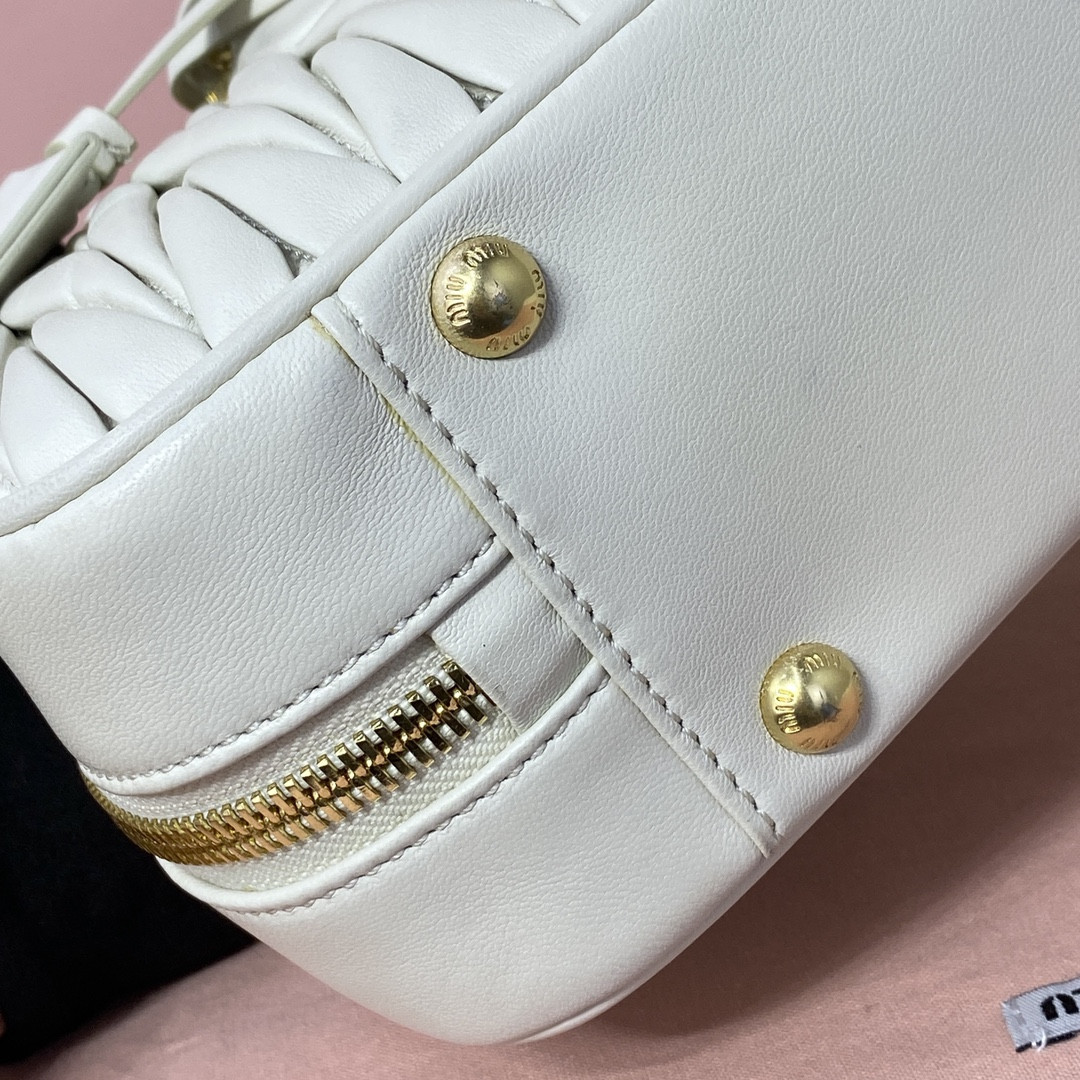 M1v M1v arcadie matelassé nappa leather bag 12x27x9cm
