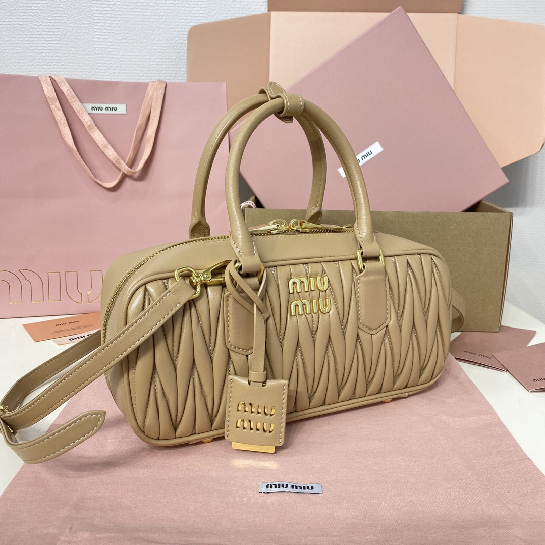 M1v M1v arcadie matelassé nappa leather bag 12x27x9cm