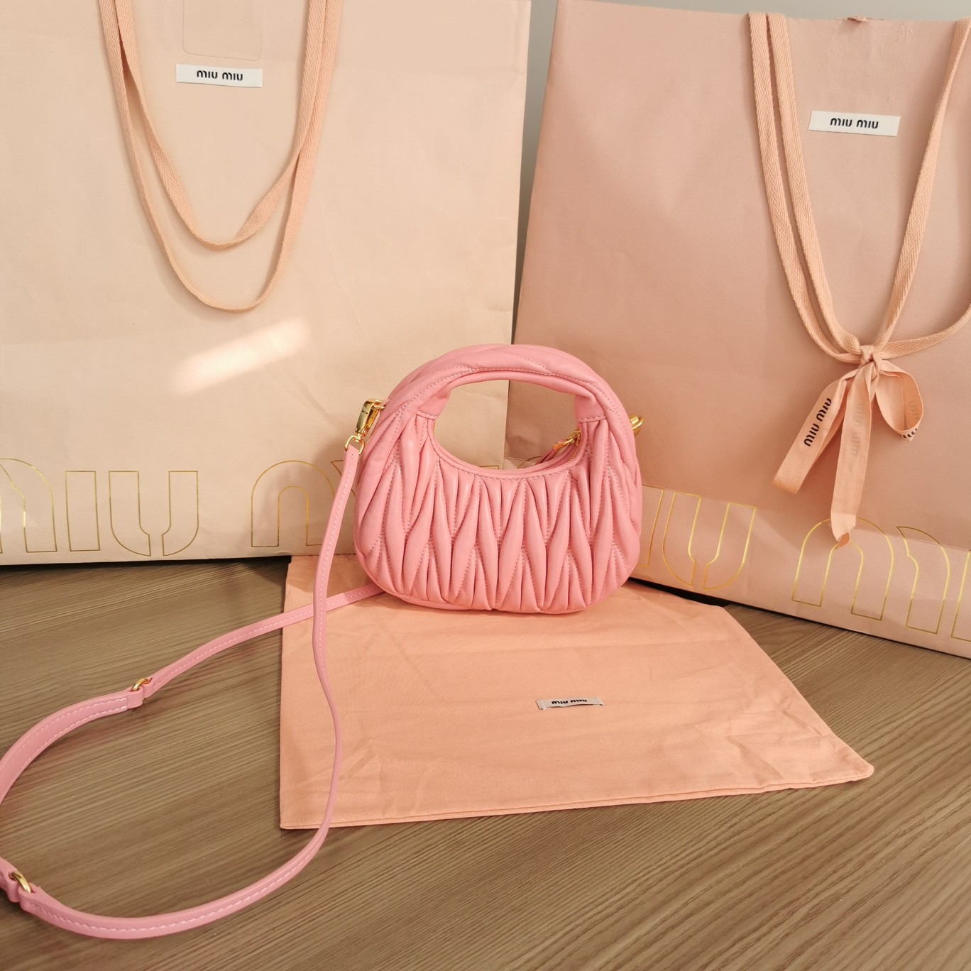 M1v M1v wander matelassé nappa leather hobo mini-bag 14x17.5x5.5cm