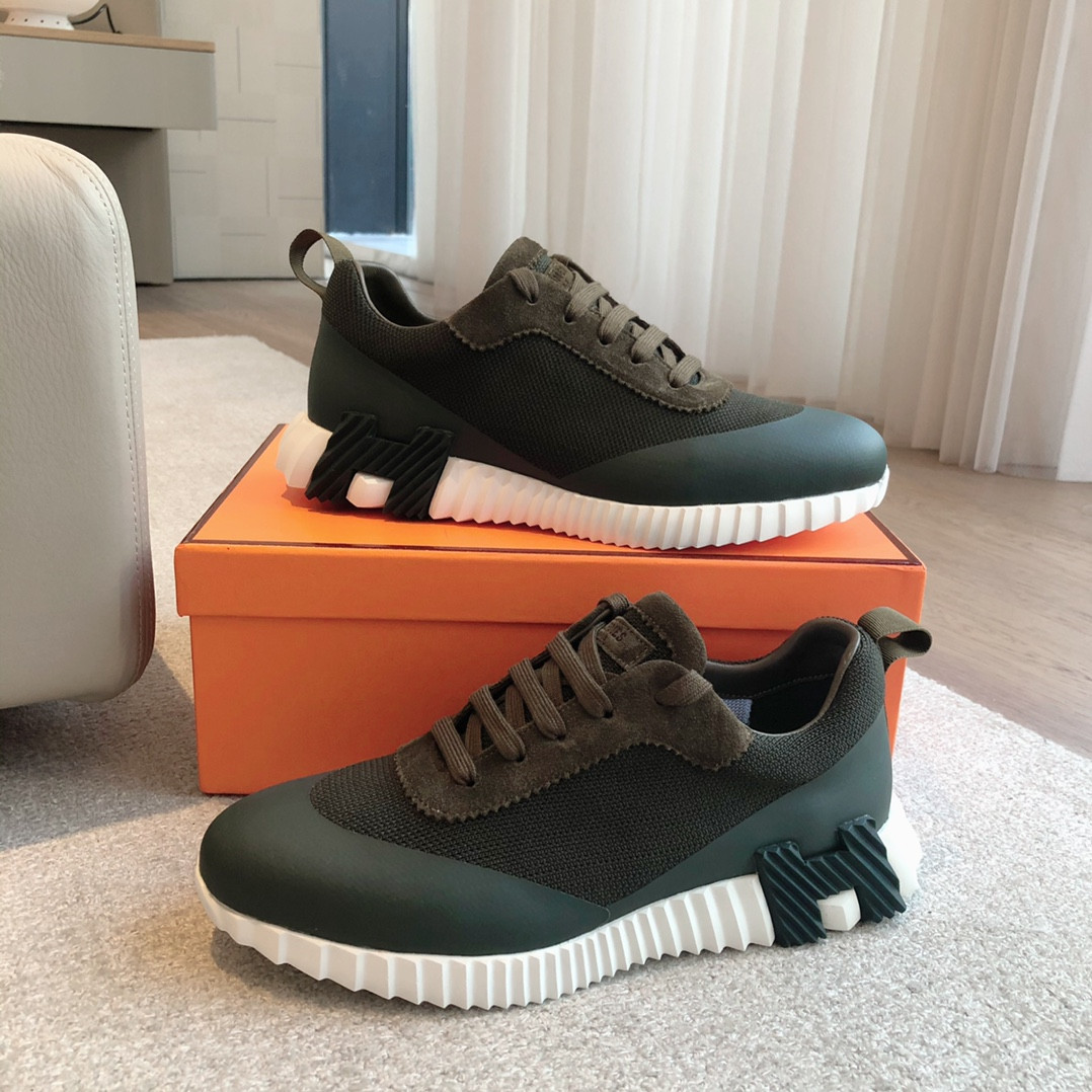ua H**mes bouncing sneaker