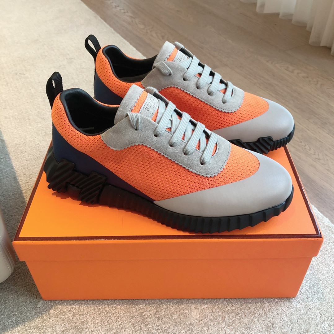 ua H**mes bouncing sneaker