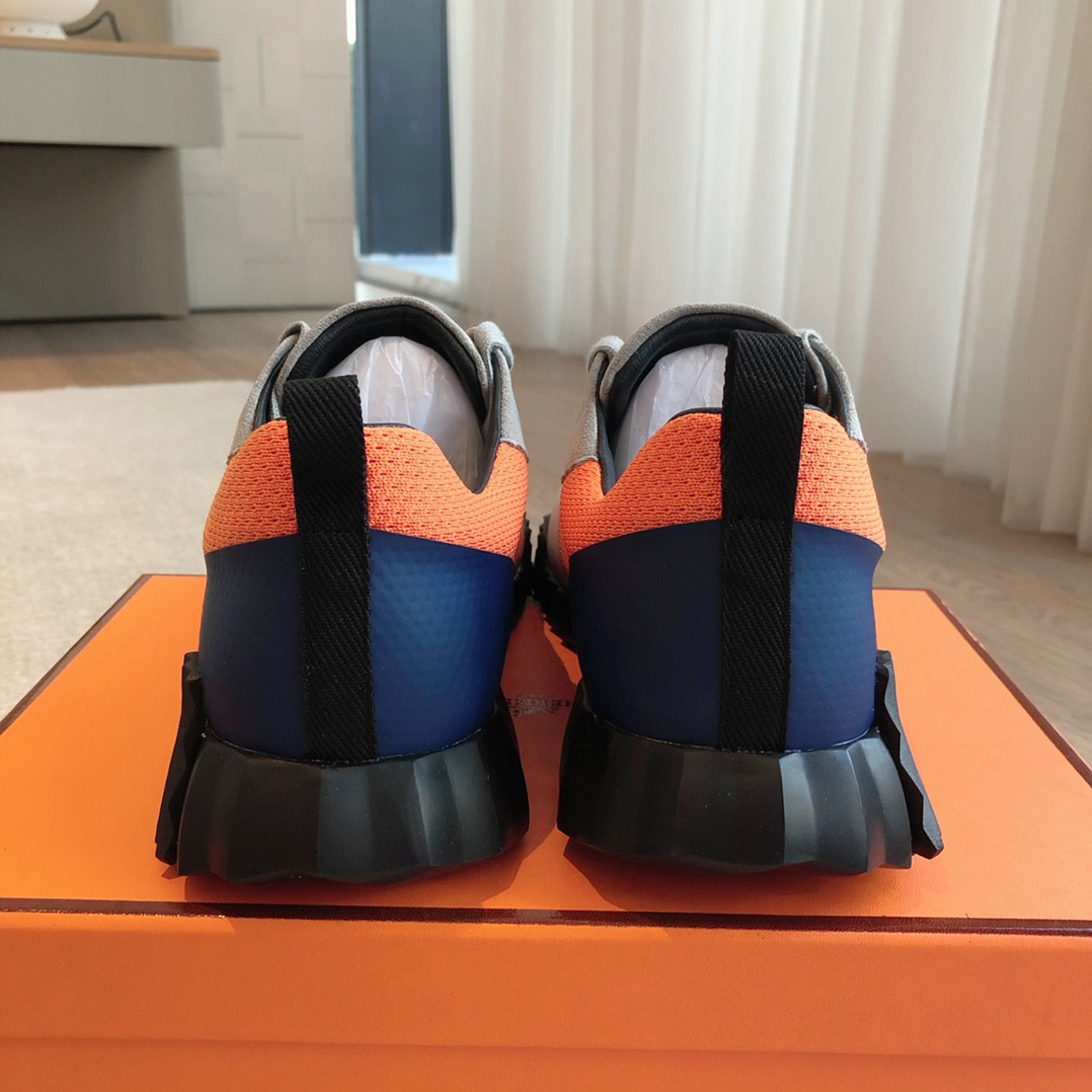 ua H**mes bouncing sneaker
