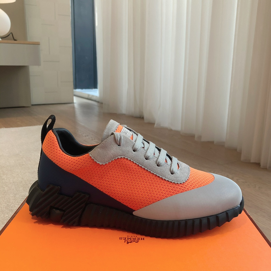 ua H**mes bouncing sneaker
