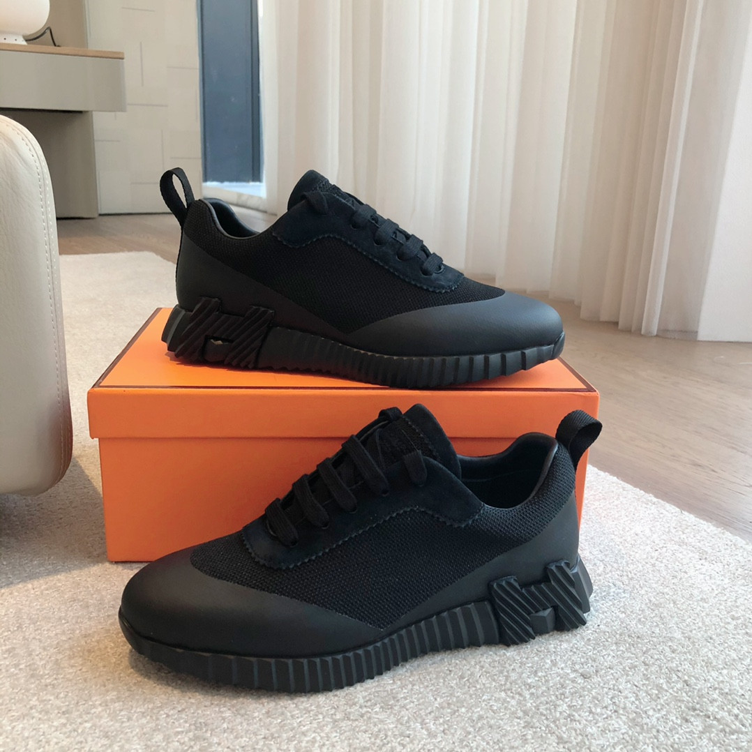 ua H**mes bouncing sneaker