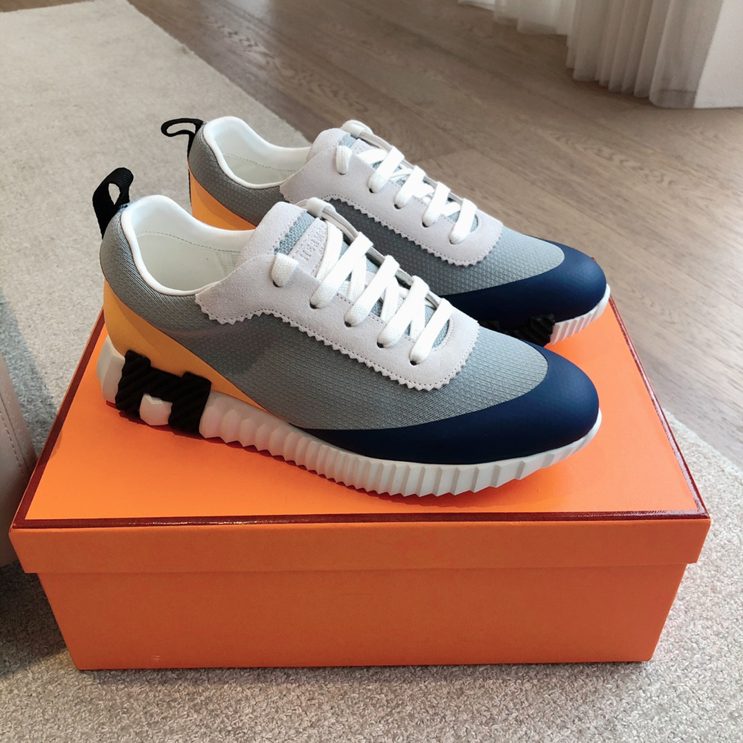 ua H**mes bouncing sneaker